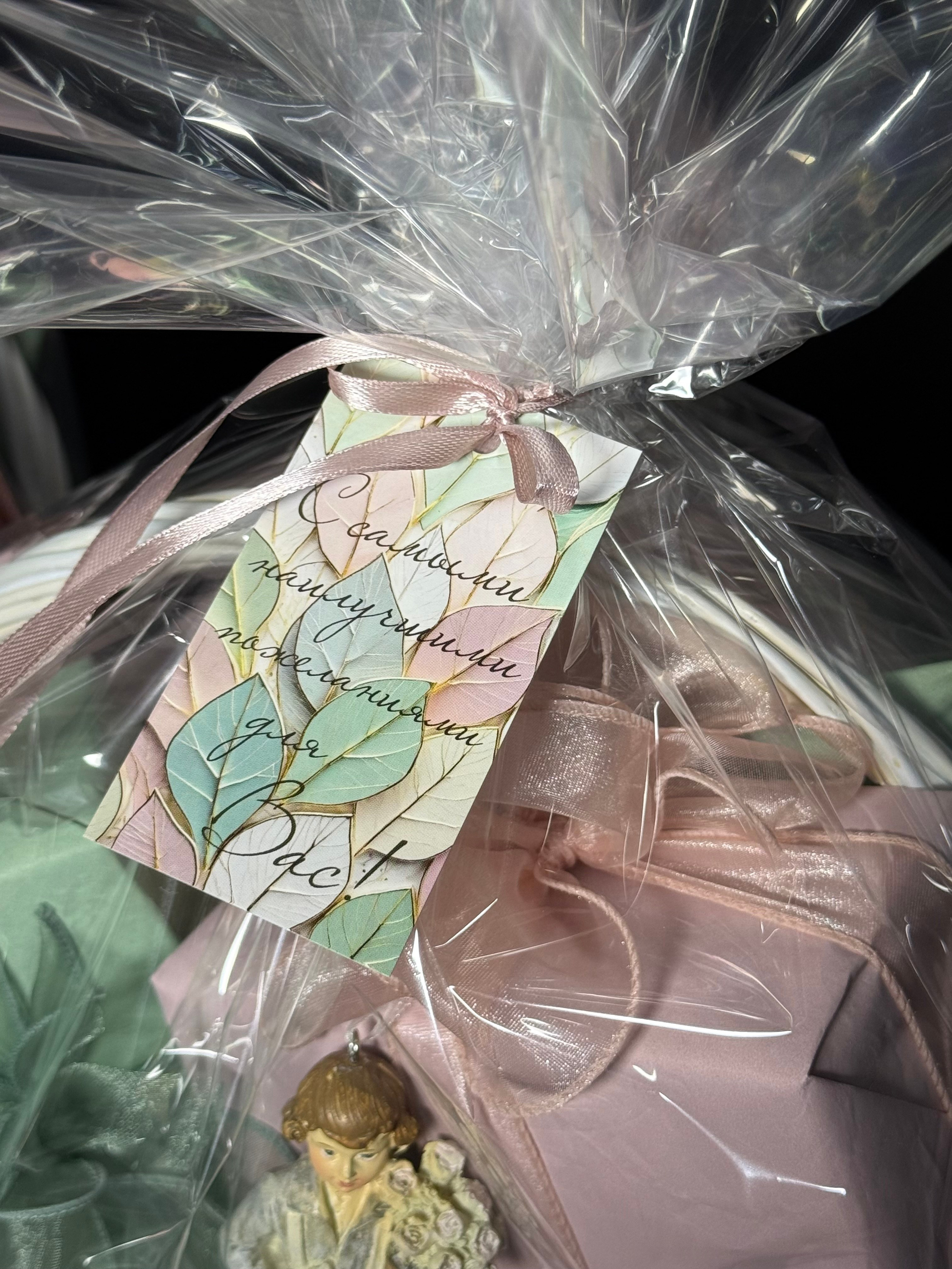 Корзина «Манговая зефирка». Студия подарочных наборов «Владия»