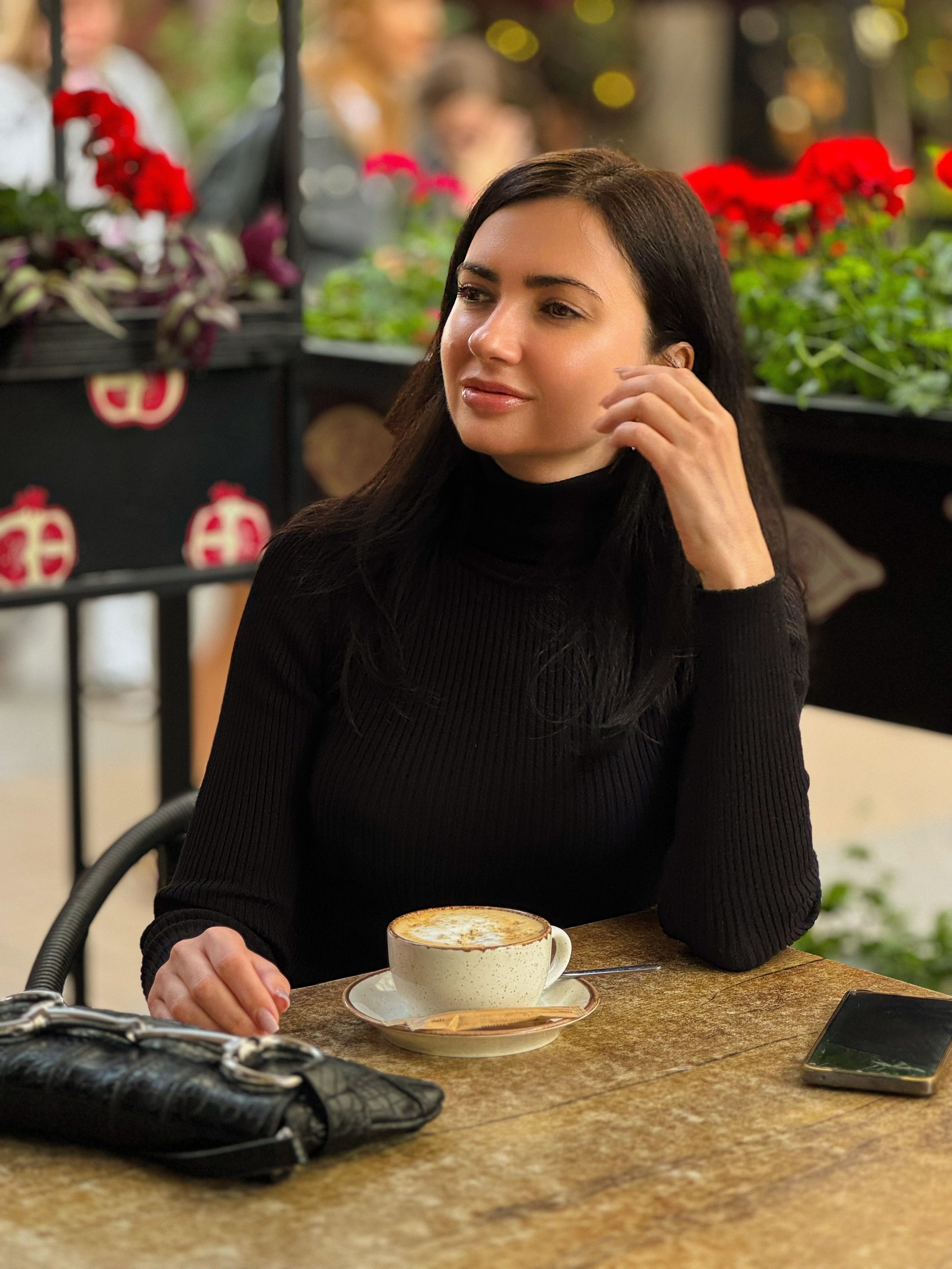ЕЛЕНА. Мобильный фотограф рилсмейкер в Ростове-на-Дону Пипаш Екатерина