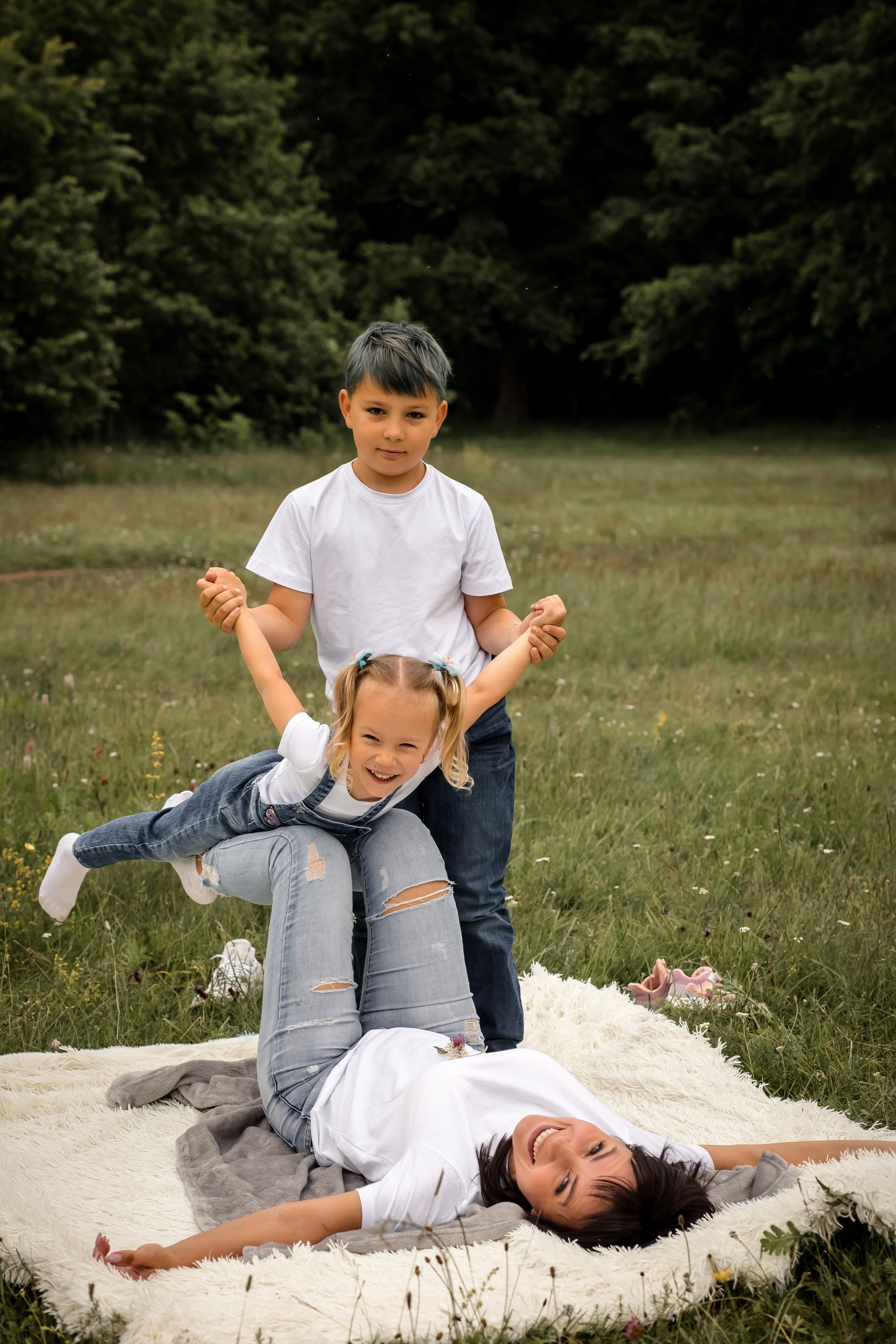 Катя с детками