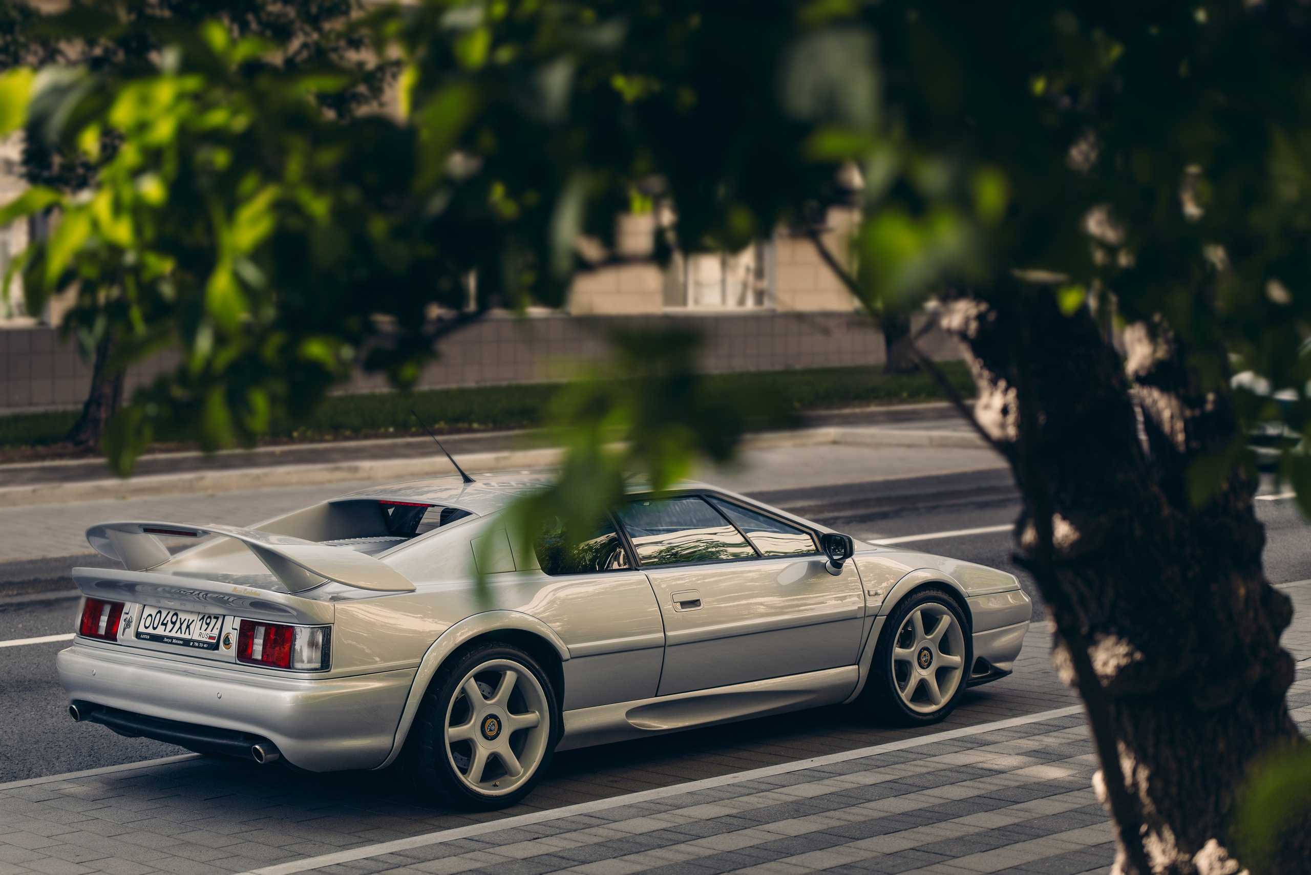 Lotus Esprit V8 lotuscars.ru. DeLorein