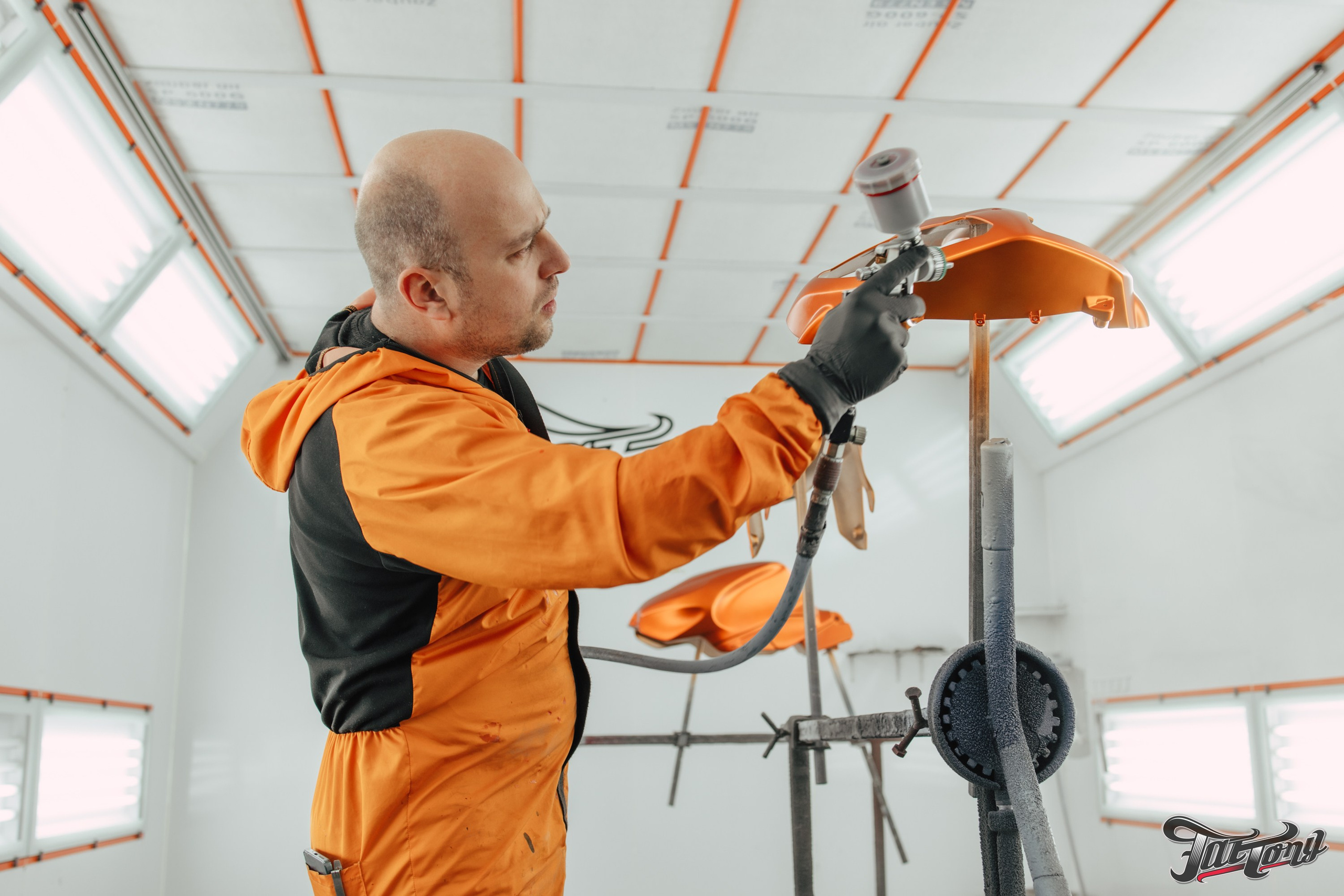 Aprilia детали мотоцикла, окрас в оранжевый кэнди. DeLorein