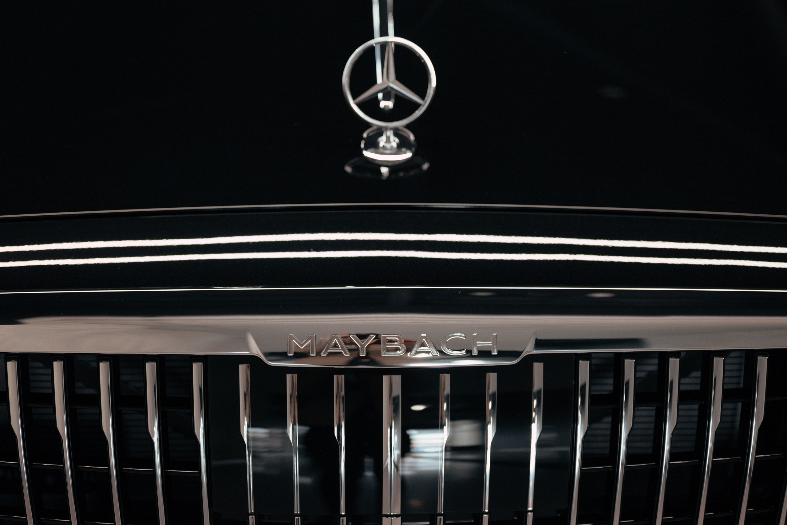 Mercedes Maybach v12 Black. DeLorein