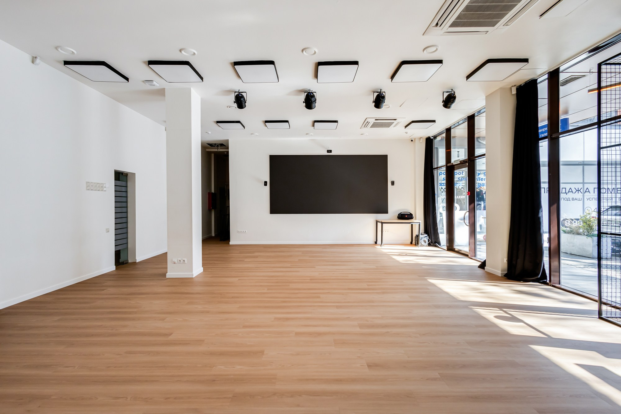 Культурный центр // Spot Gallery X Hhub. Интерьерный фотограф Дмитрий Горелов