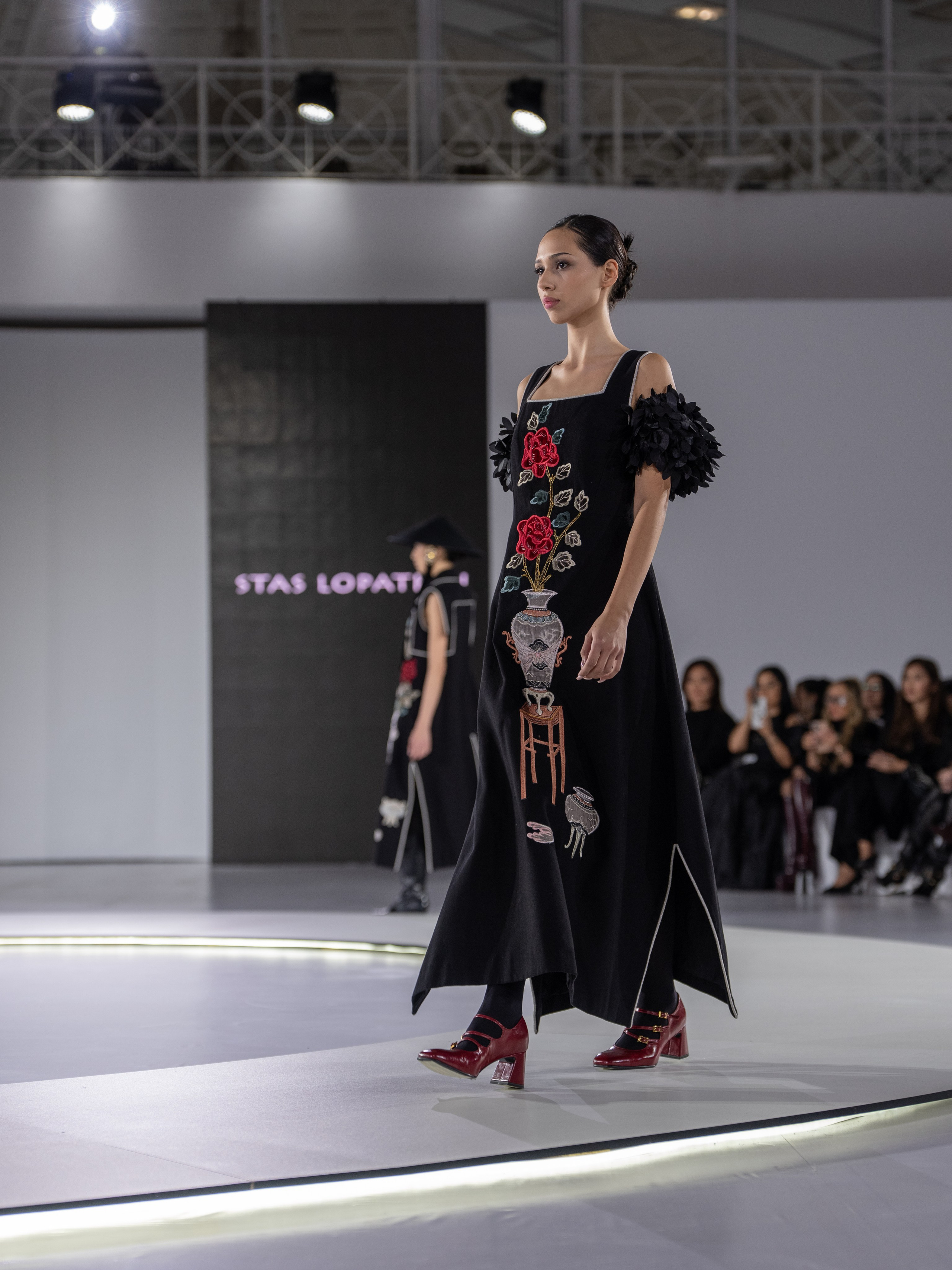 Дизайнер Stas Lopatkin. Сайт Алматинского НЮ АРТ, будуар и фэшн фотографа Дениса Карпенко