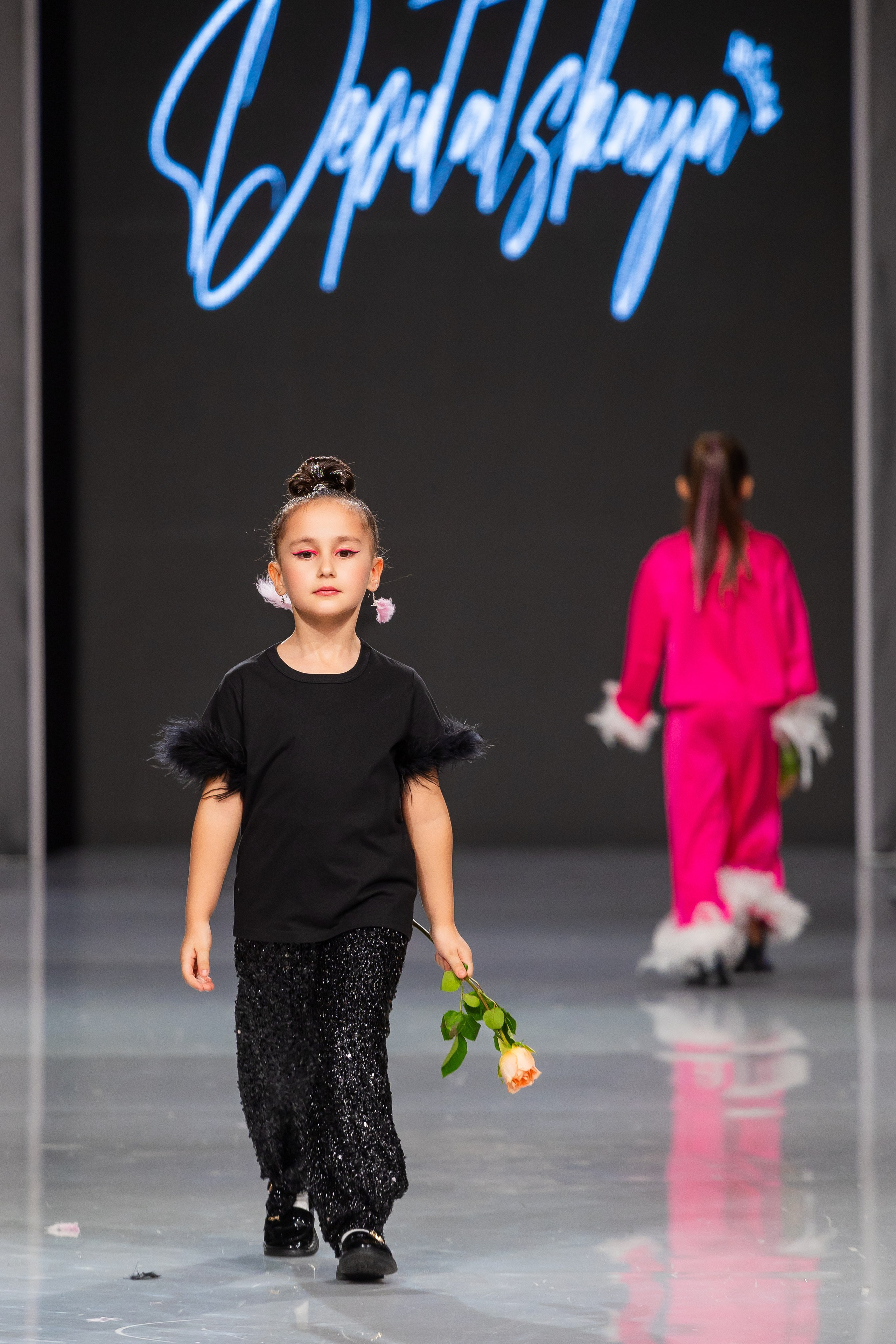 Estet Fashion Week. Photomantis