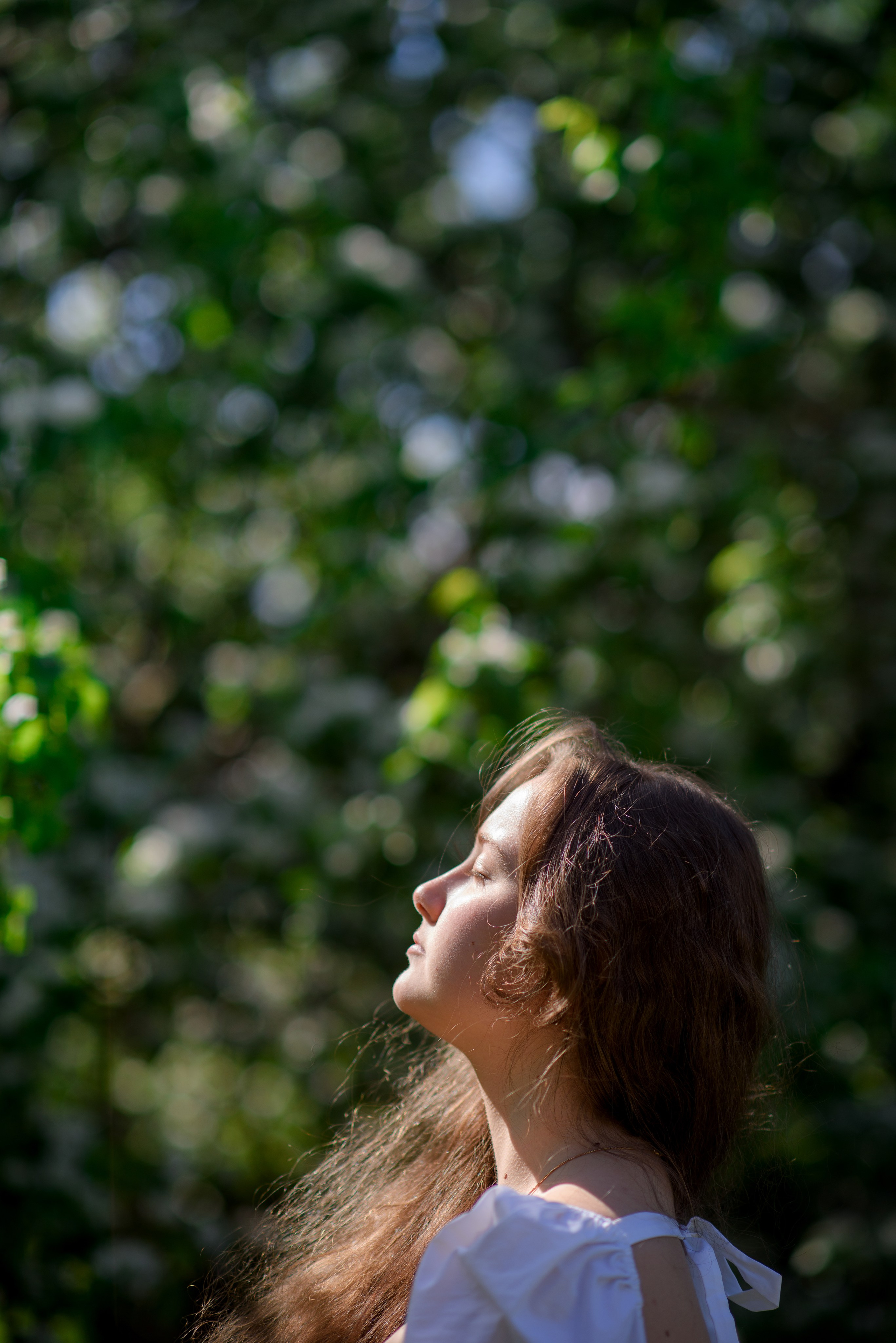 Фотосессия девочки-подростка в Музеоне в цветении. Главная