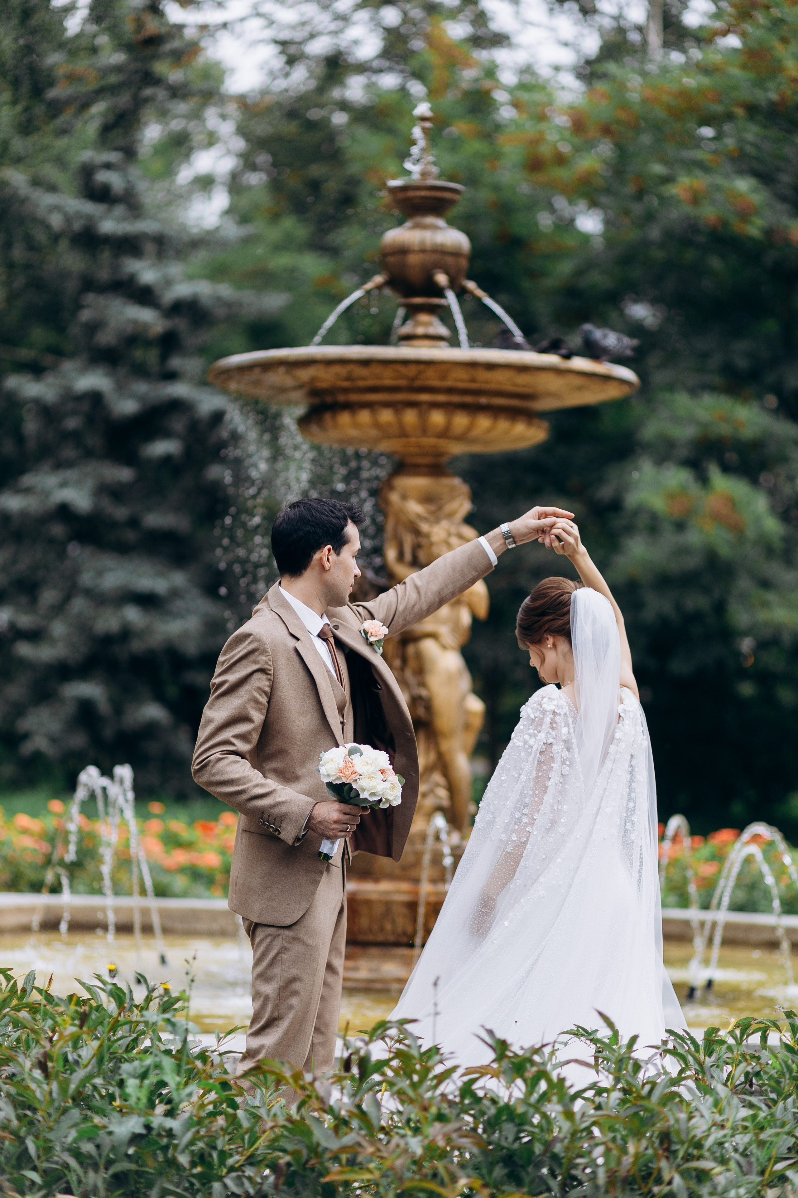 фотограф на свадьбу в Казани, фотосессия в парке, платье на свадьбу