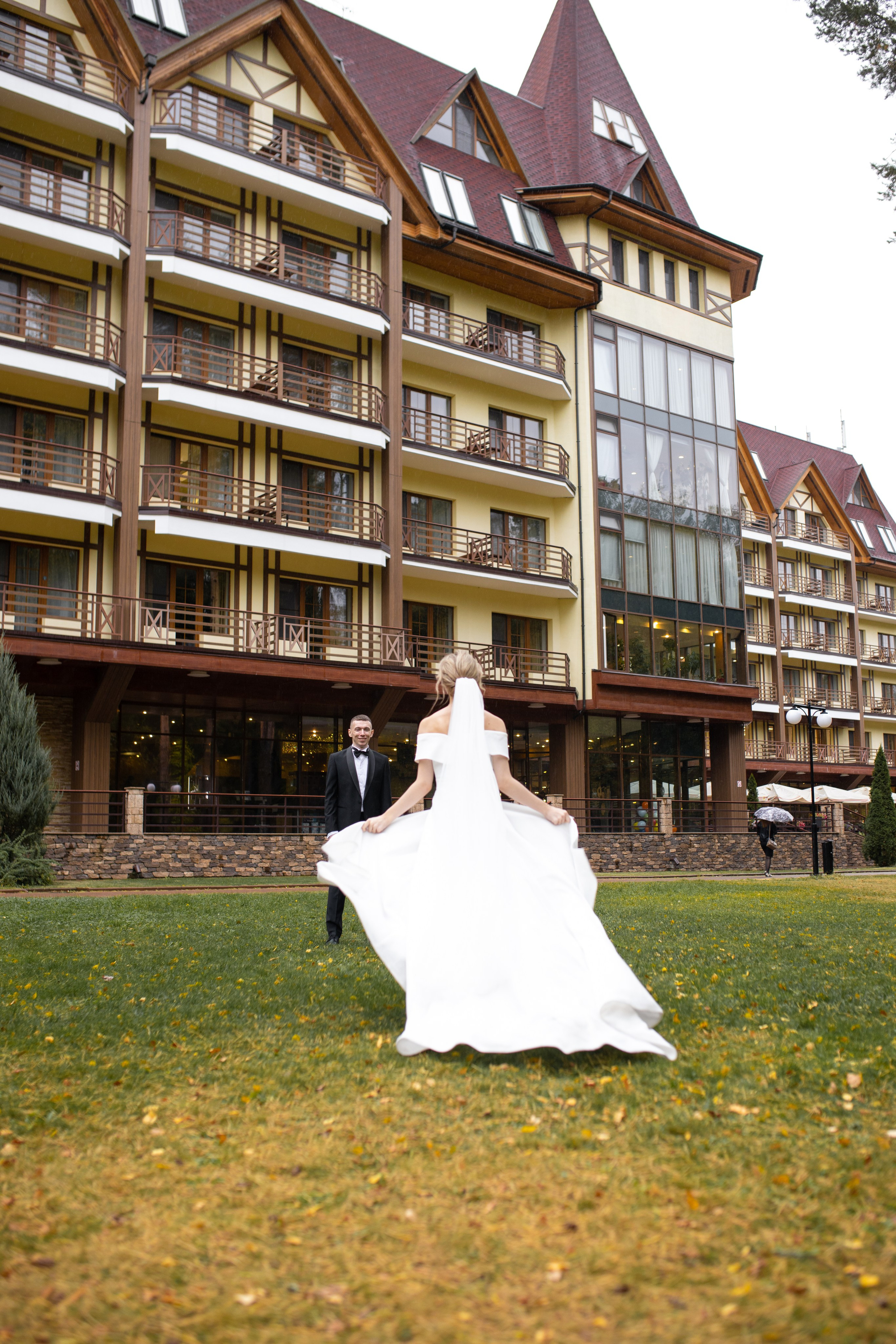 Свадебная фотосессия в отеле Ареал. Фотограф в Железнодорожном и Балашихе