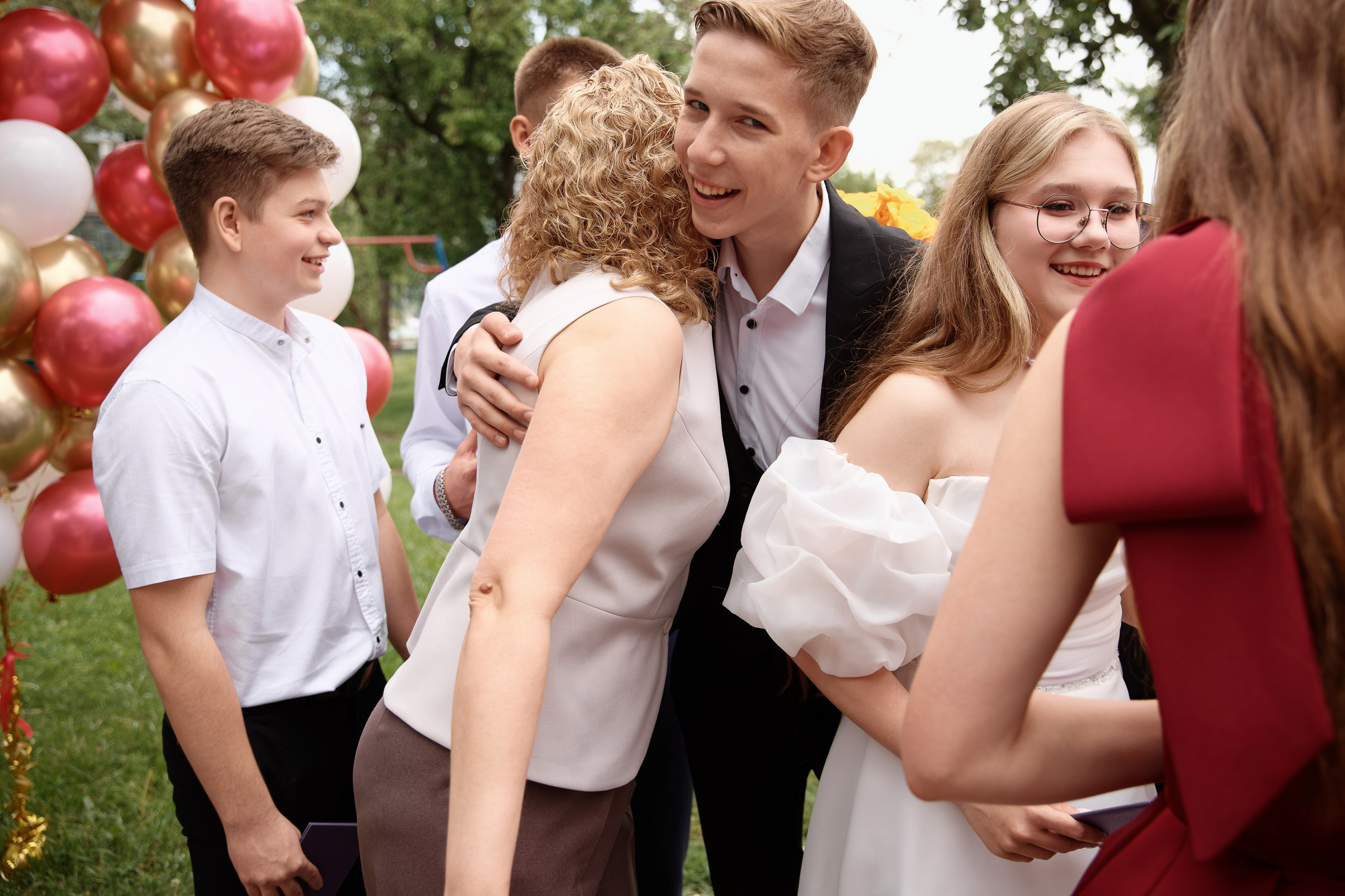 Вручение аттестатов Школа № 57. Семейный фотограф — Макс Белогрудов