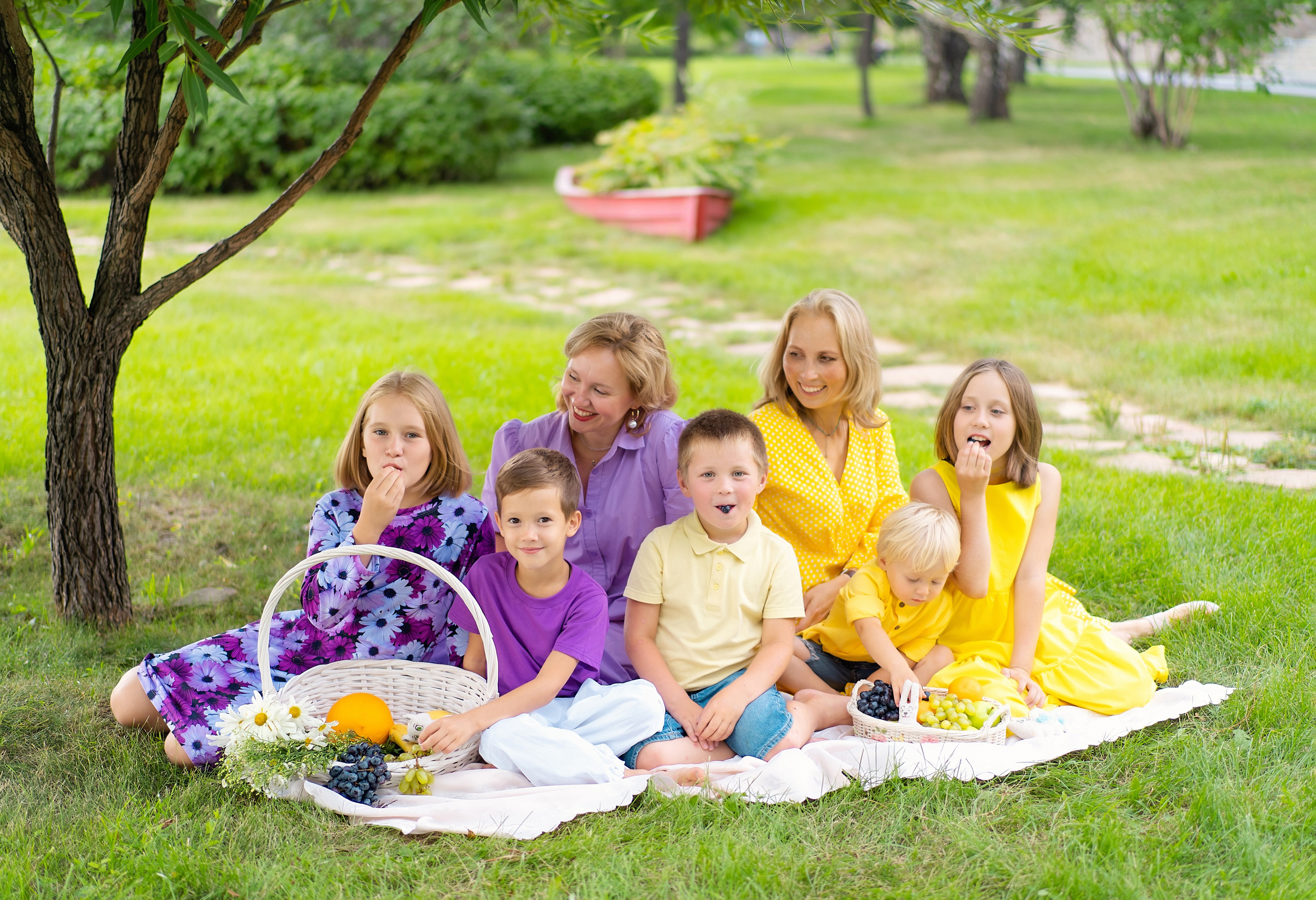 Регина и Марина с детками. Семейный и женский фотограф. Видеомейкер в Новосибирске