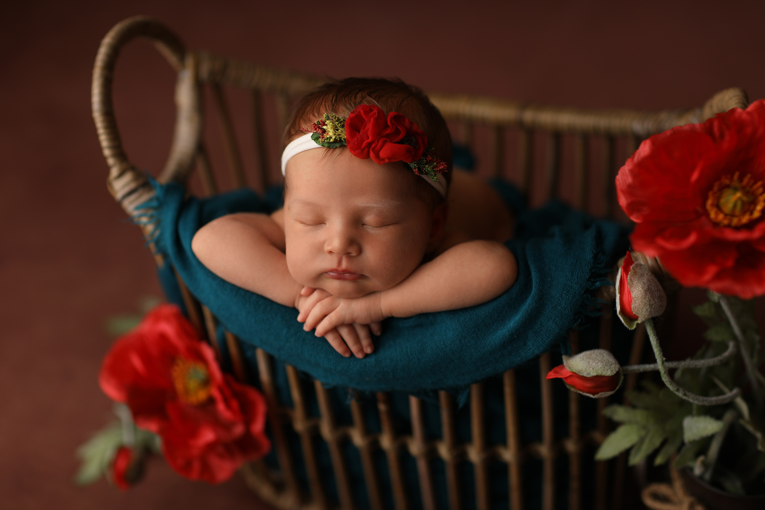 PH @anna_molodykh_newborn.almaty. Retoucher Aleksmokh