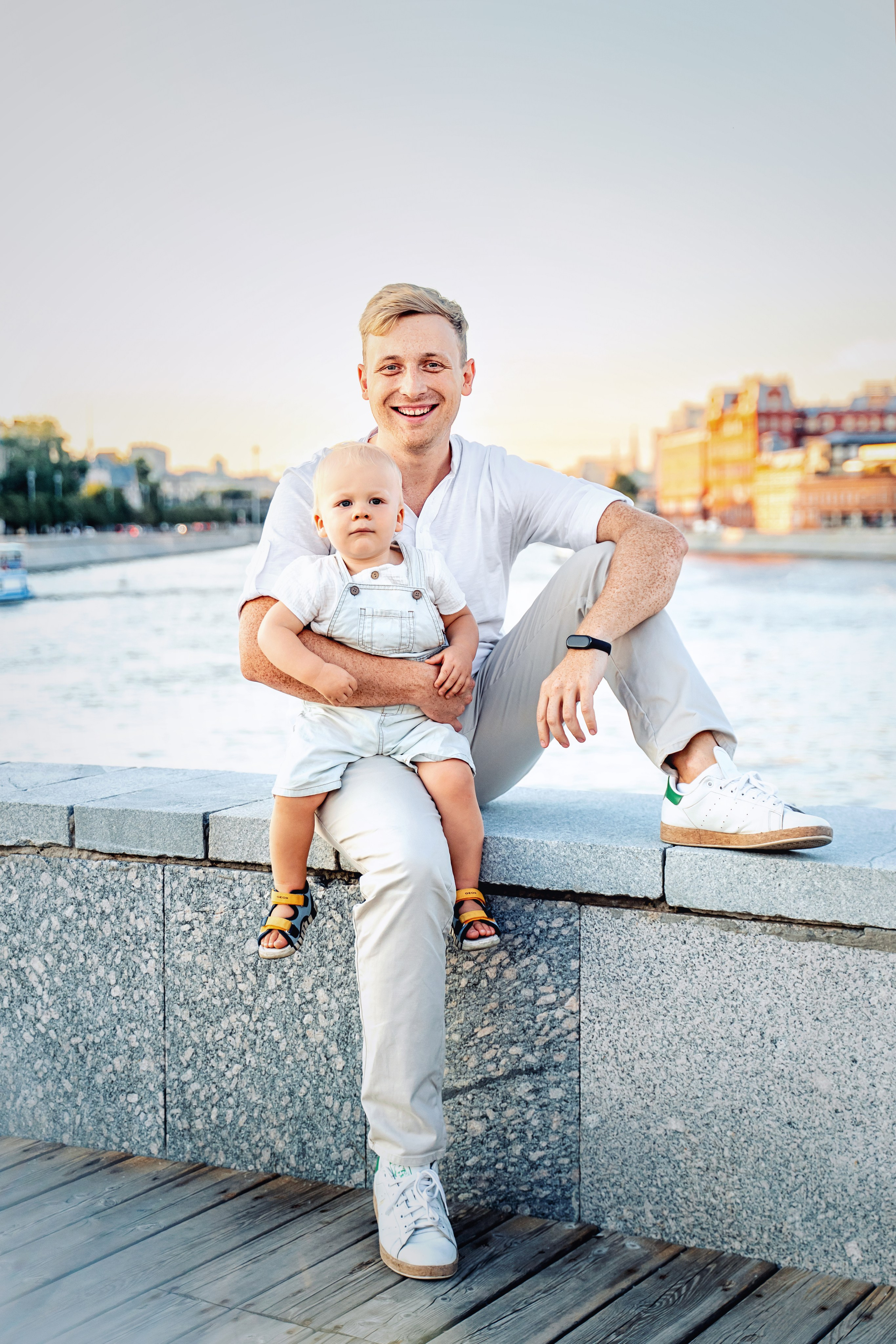 Семейная прогулка в парке Музеон на закате. Фотограф \ Видеограф на Крещение, Венчание Москва| Семейные съемки