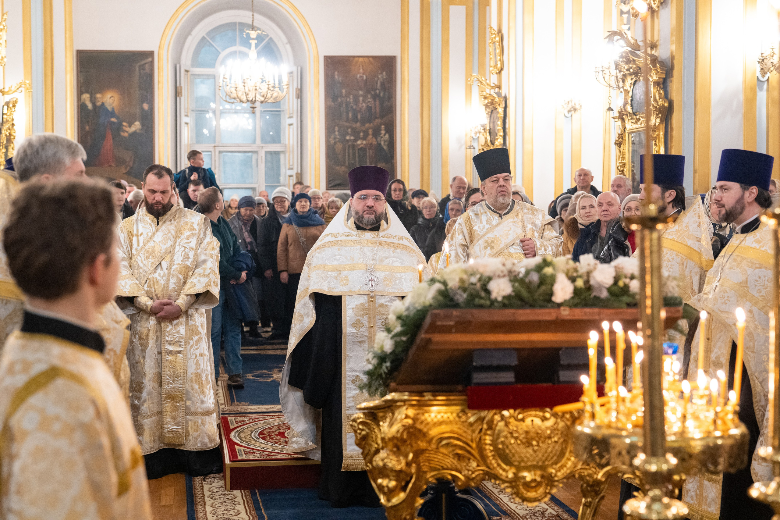 Праздничное бдение в Николо-Богоявленском морском соборе. НИКОЛО-БОГОЯВЛЕНСКИЙ МОРСКОЙ СОБОР