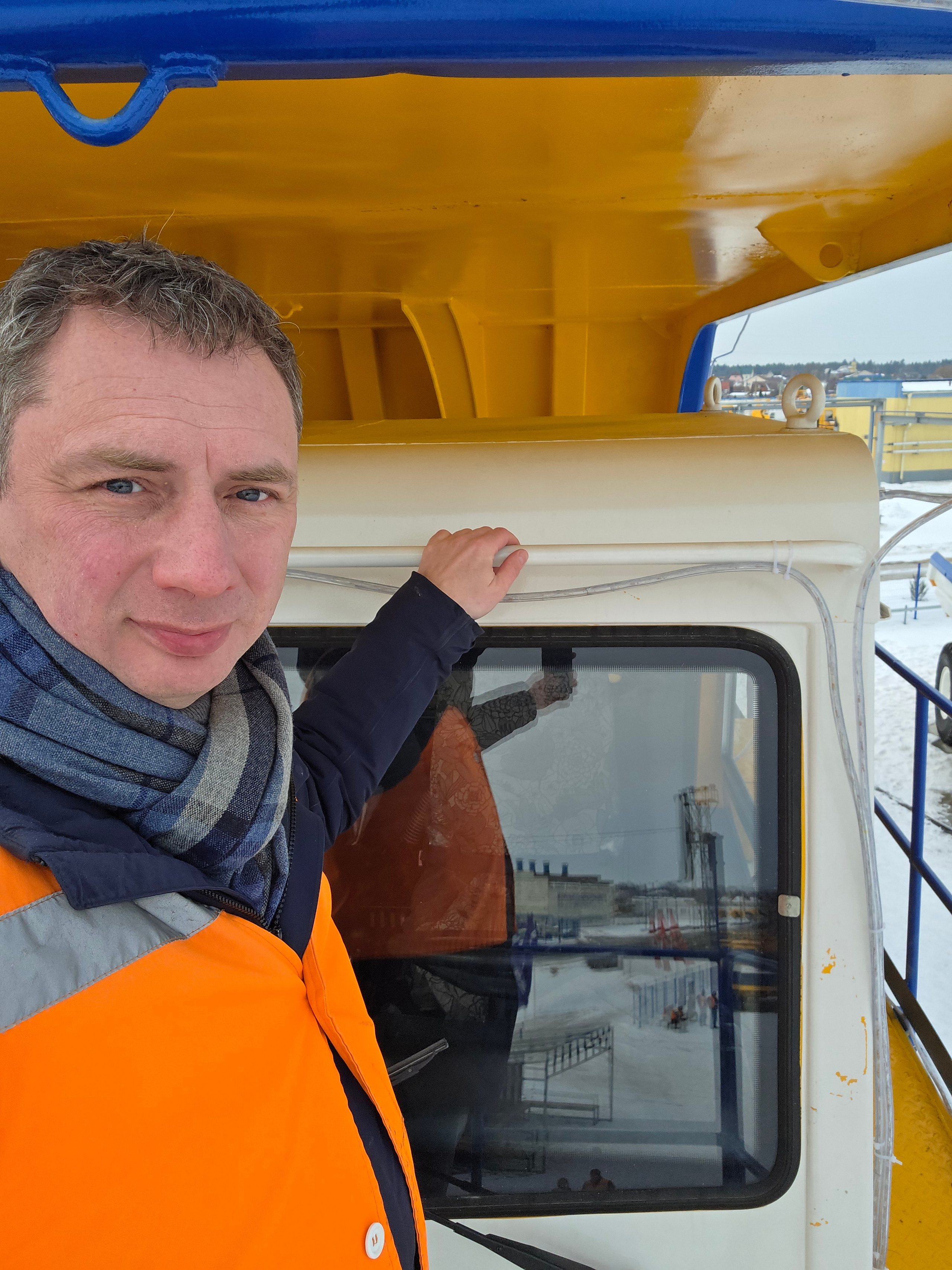 На 450 тонный рекордсмен можно подняться