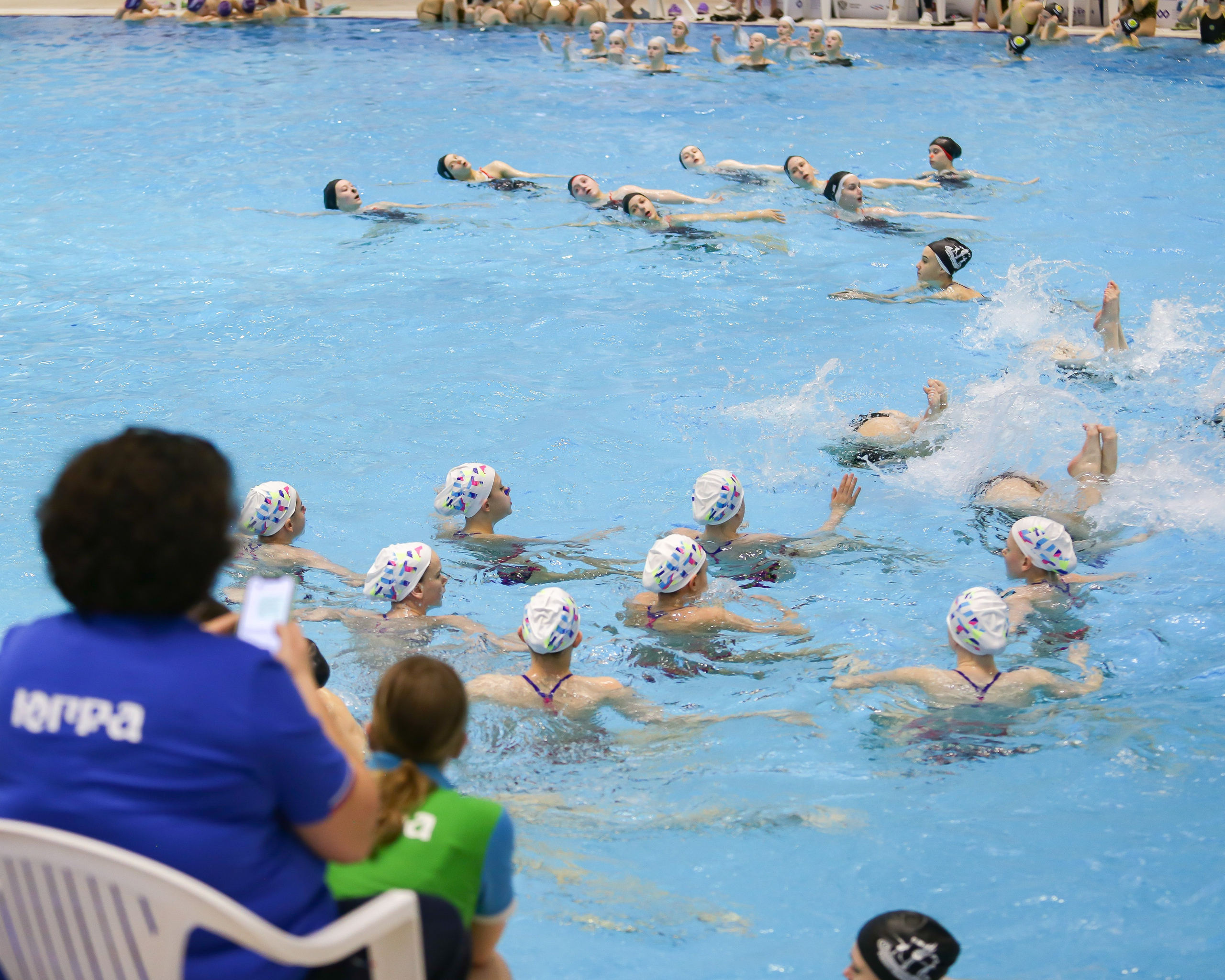 Тренировка перед соревнованиями по синхронному плаванию. Репортажный фотограф в Москве