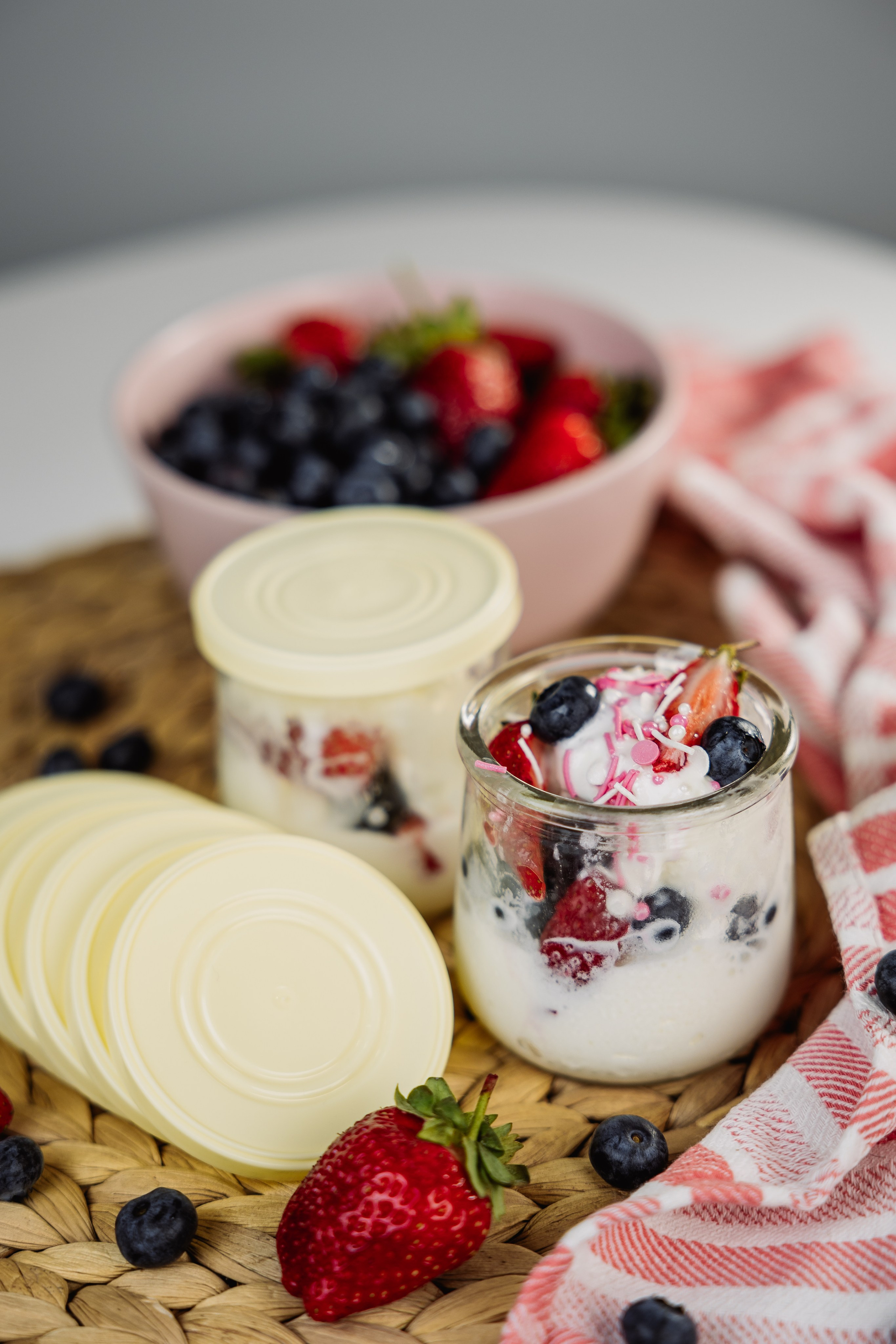 КРЫШКИ ДЛЯ КОЛОМЕНСКИХ ЙОГУРТОВ |OZON | Wildberries. ФОТОГРАФ ИРИНА ШАМАТАВА