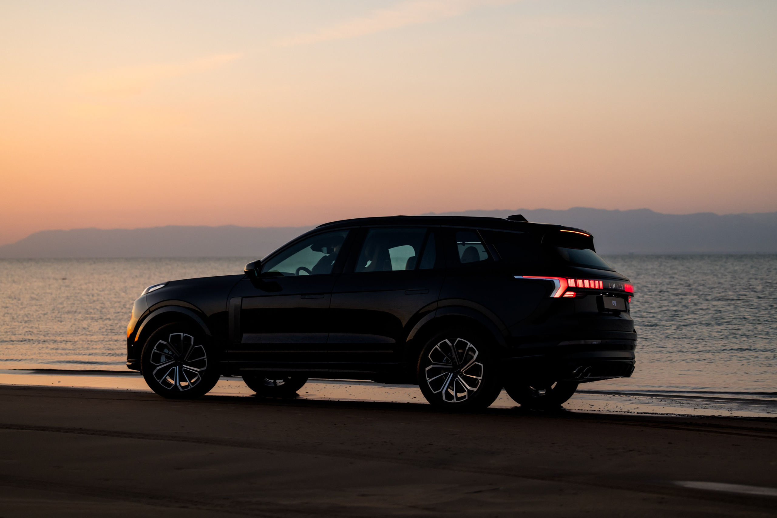 Тест-драйв LYNK & CO. Кристина Шнайдер репортажный фотограф Алматы