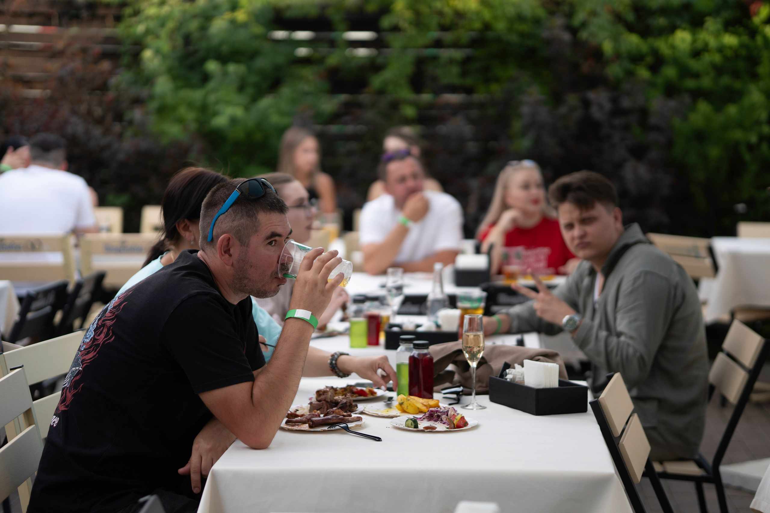 BBQ Безлимит (Bahnhof). Maxon Magnusson