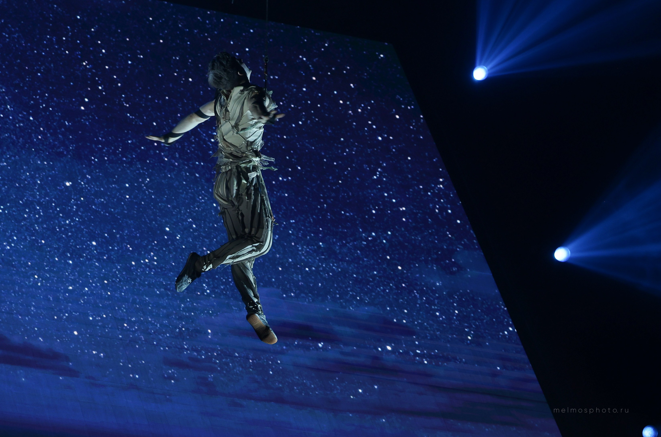 АНТИГРАВИТАЦИЯ. Репортажный, архитектурный, театральный и файн-арт фотограф Лена Мельникова в Москве