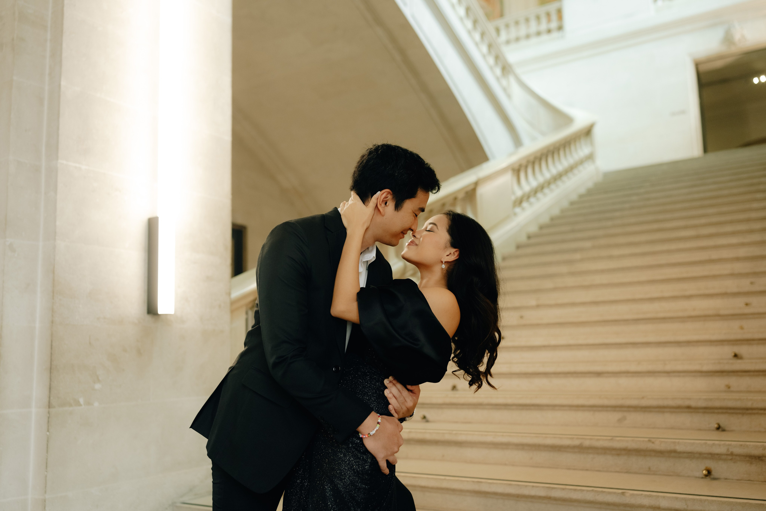 Fifi & Shamil | The Museum of Art. Профессиональный свадебный фотограф в Женеве и Швейцарии | Таня Вовчецкая