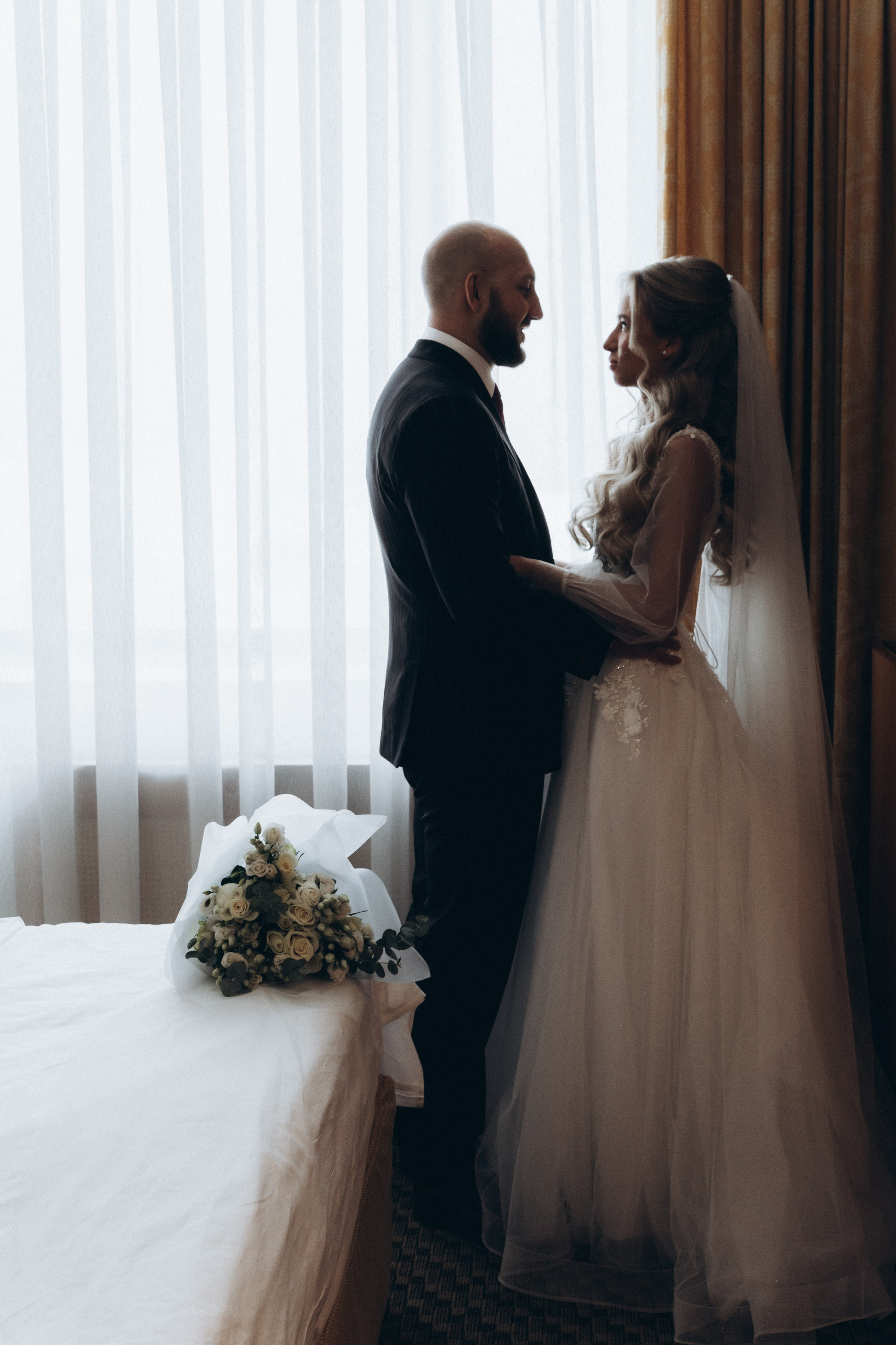 Утро и роспись Виктора и Марии. Ваш фотограф в Одинцовском районе и Москве