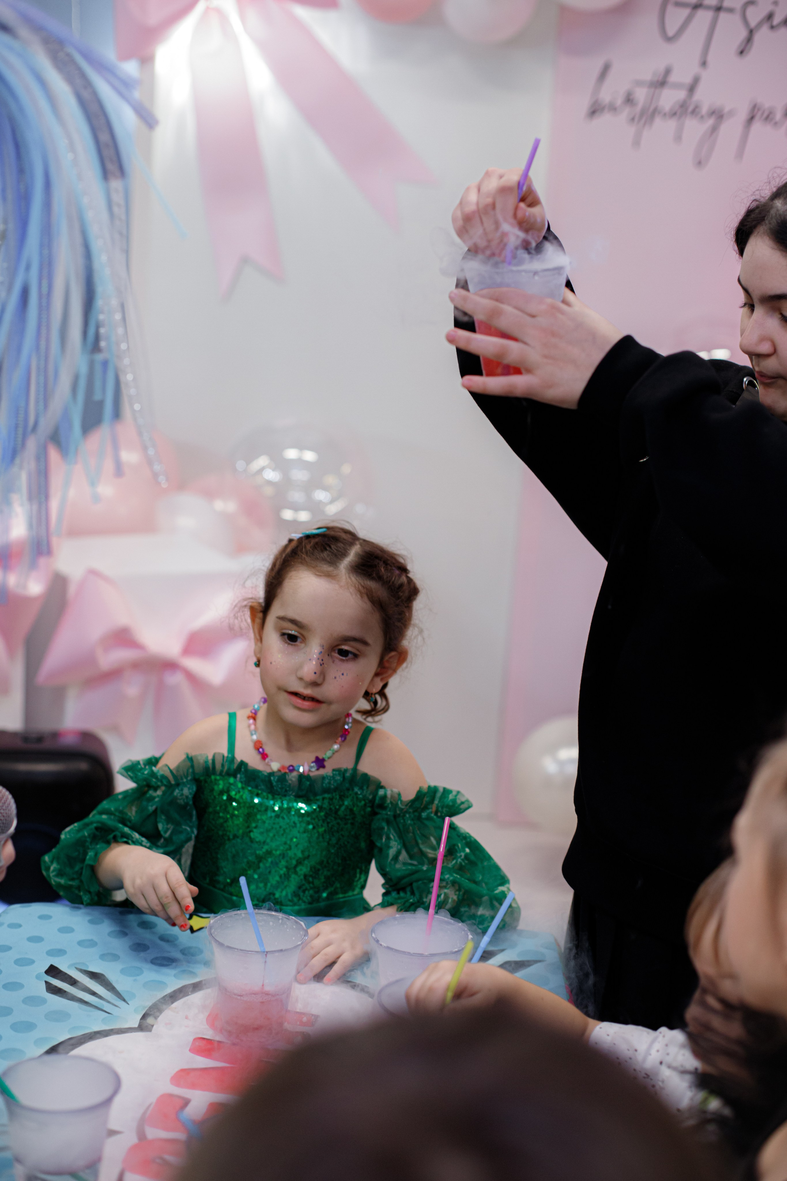 ASIA'S BIRTHDAY PARTY. Photokarish