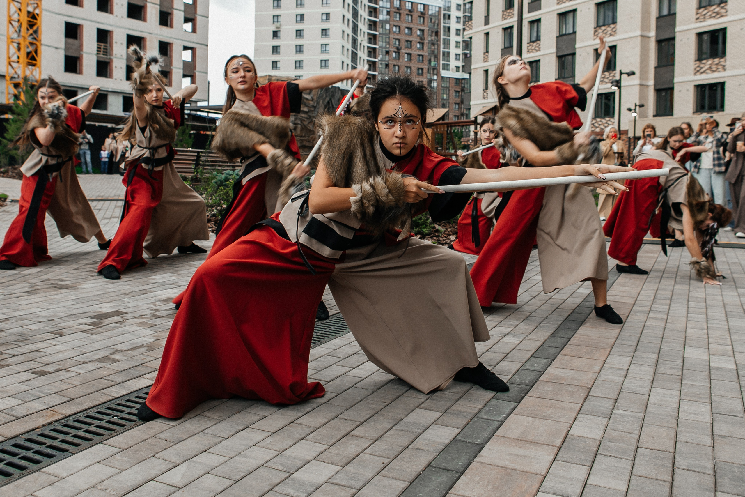 Презентация в квартал стрижи от Восток Центр Иркутск. Фотограф в Иркутске Анастасия Кись. Студийная фотосессия беременности в тканях Иркутск. Семейная фотосессия, ПОРТРЕТ «ПОКОЛЕНИЕ»