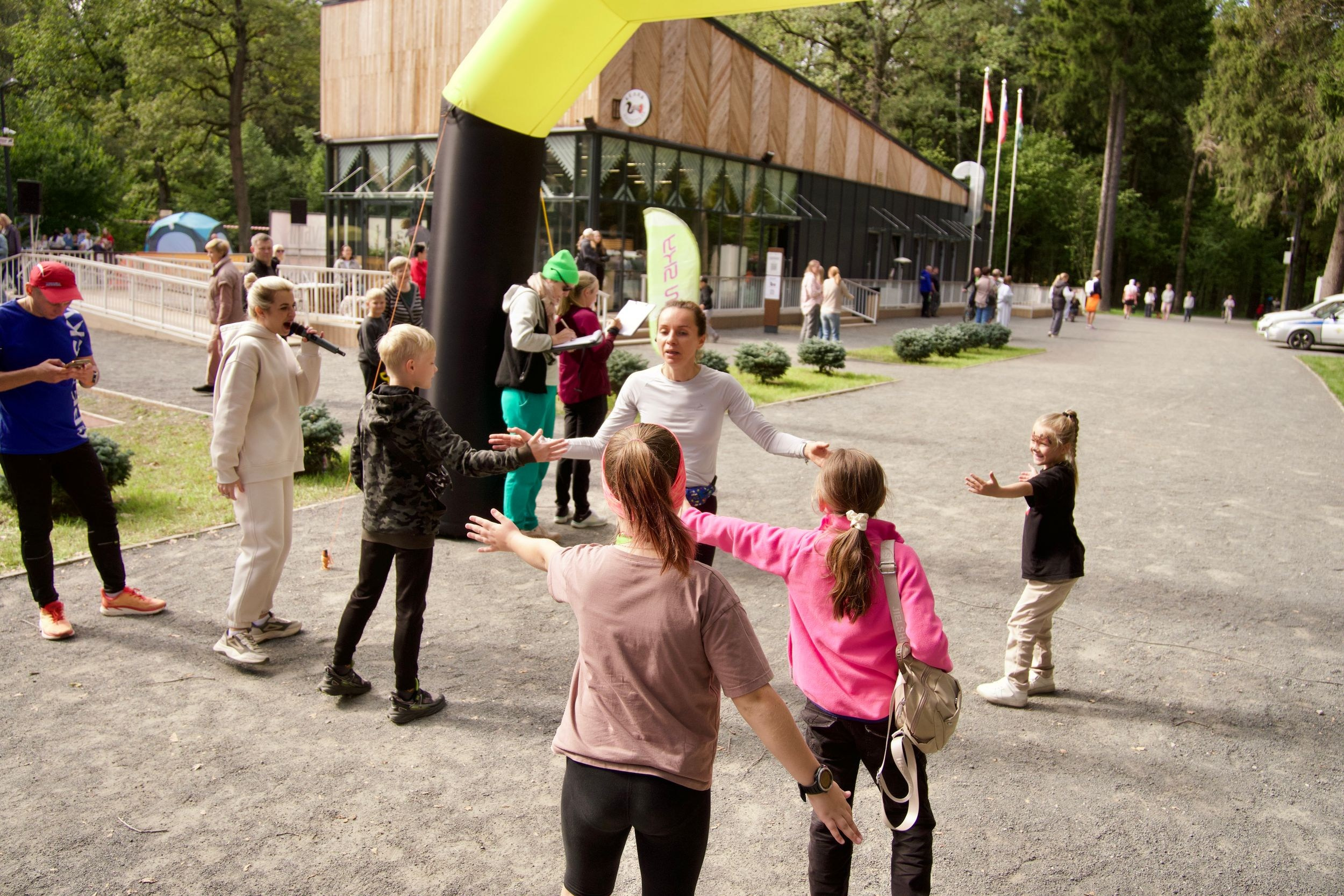 Забег в парке «Дубки». Кафе «БЕЛКА НАШЕПТАЛА». Ну оооочень концептуальное кафе