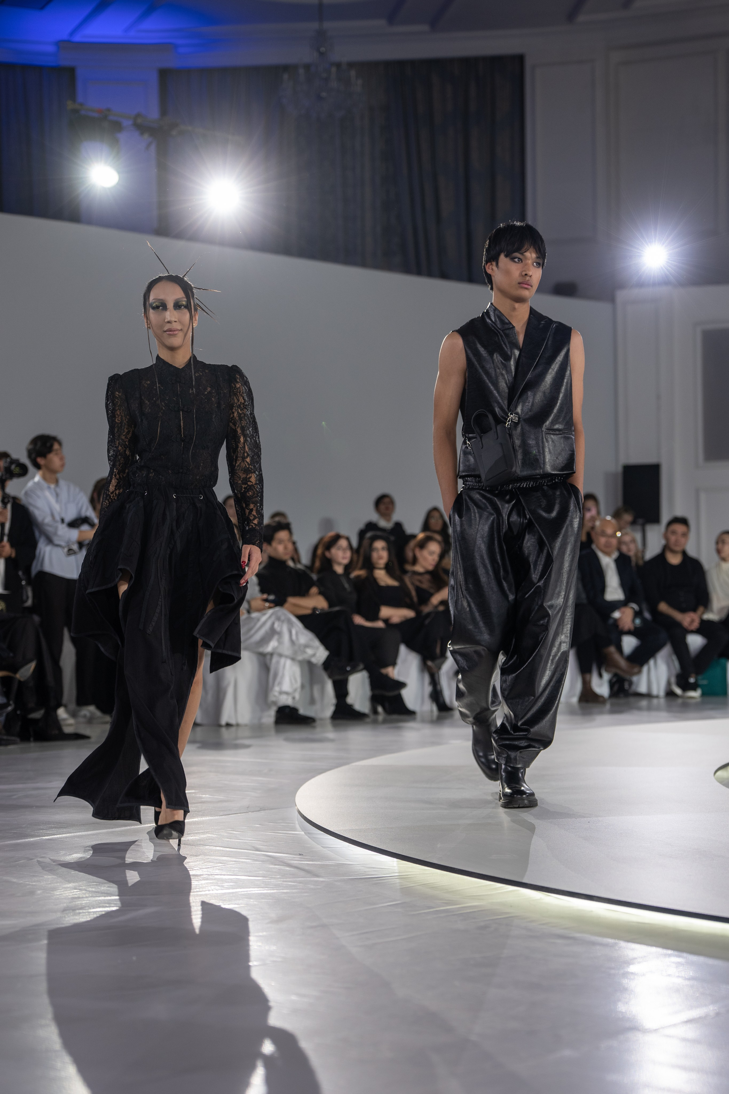 Dwsigner Nazar Almazbekov. Сайт Алматинского НЮ АРТ, будуар и фэшн фотографа Дениса Карпенко