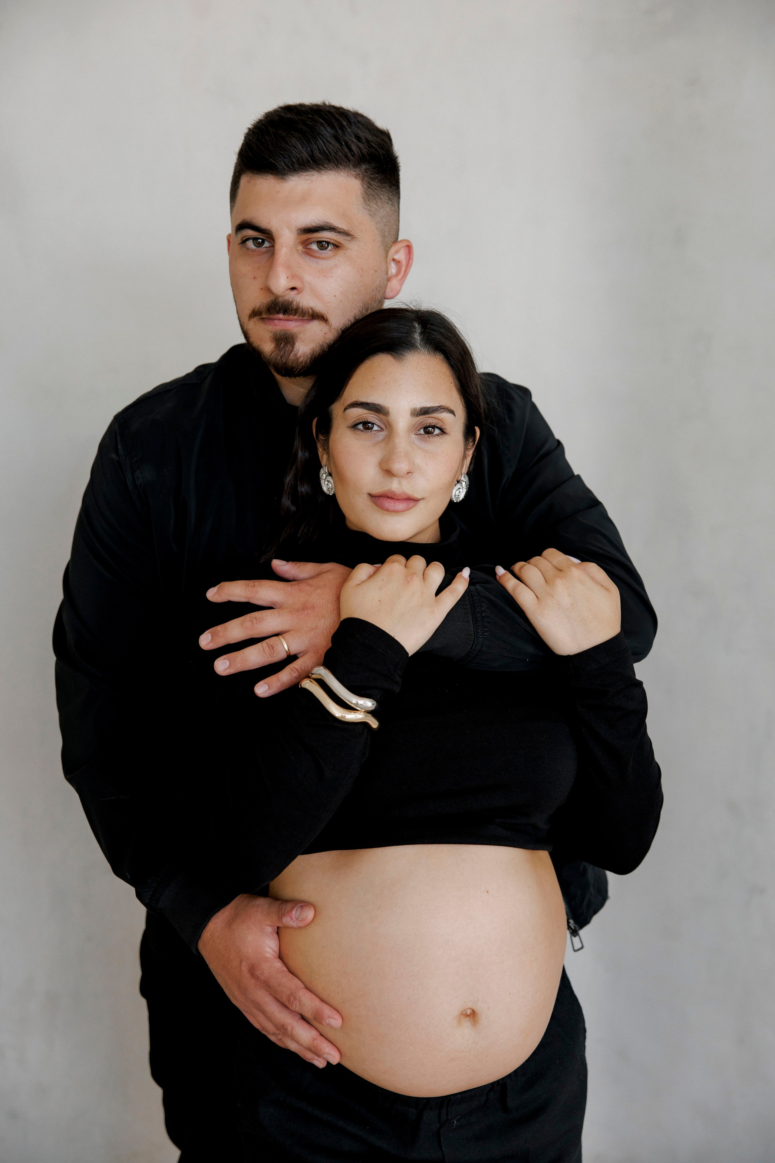 Pregnancy photoshoot inside the Grey Studio. Главная