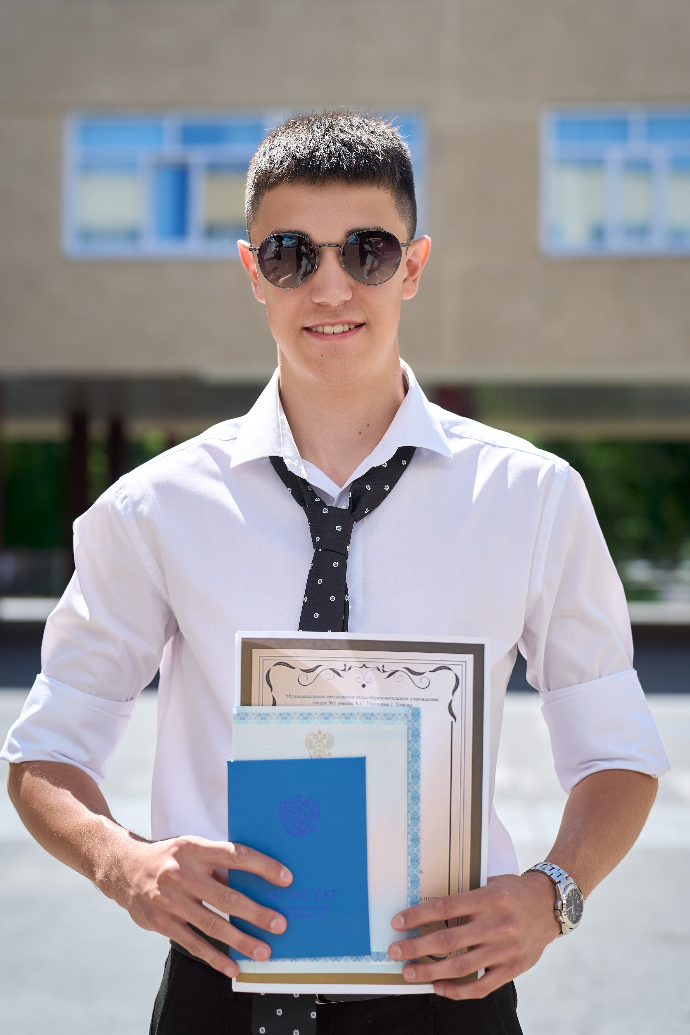 Вручение аттестатов 11 класс. Репортажный и портретный фотограф в Томске Ларионов Артём