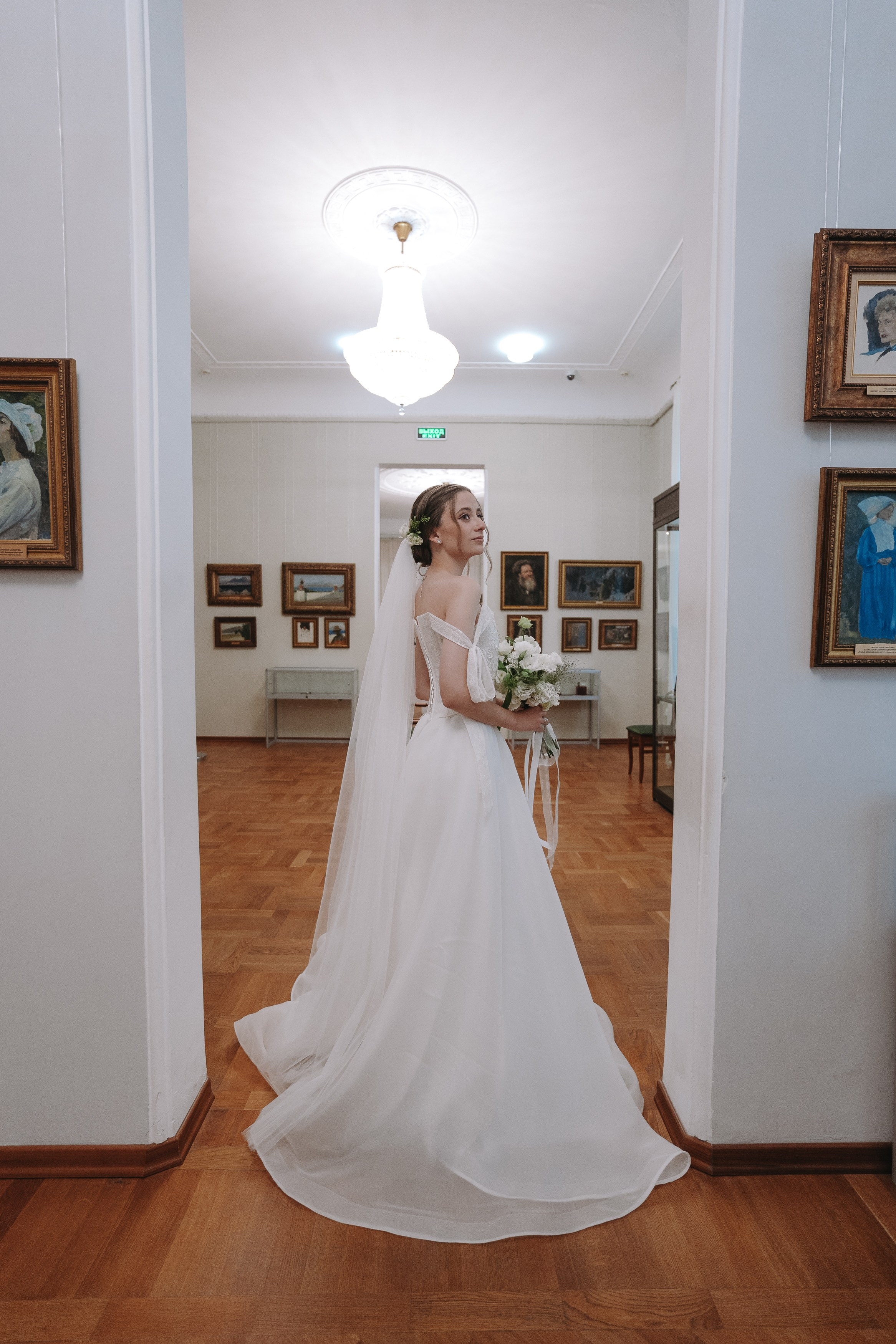 БАНКЕТНЫЙ ЗАЛ ТОРТУГА, ВЕДУЩИЙ АНДРЕЙ ОГНЕВ