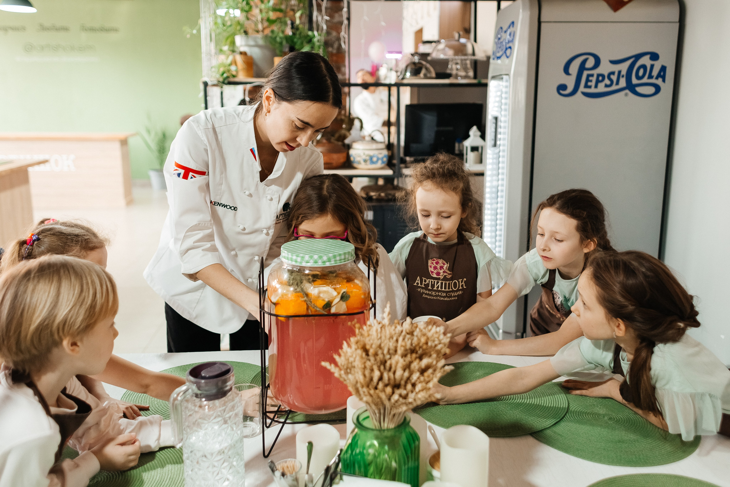Детский мастер-класс в «АРТиШОК». Фотограф Кемерово | Сергей