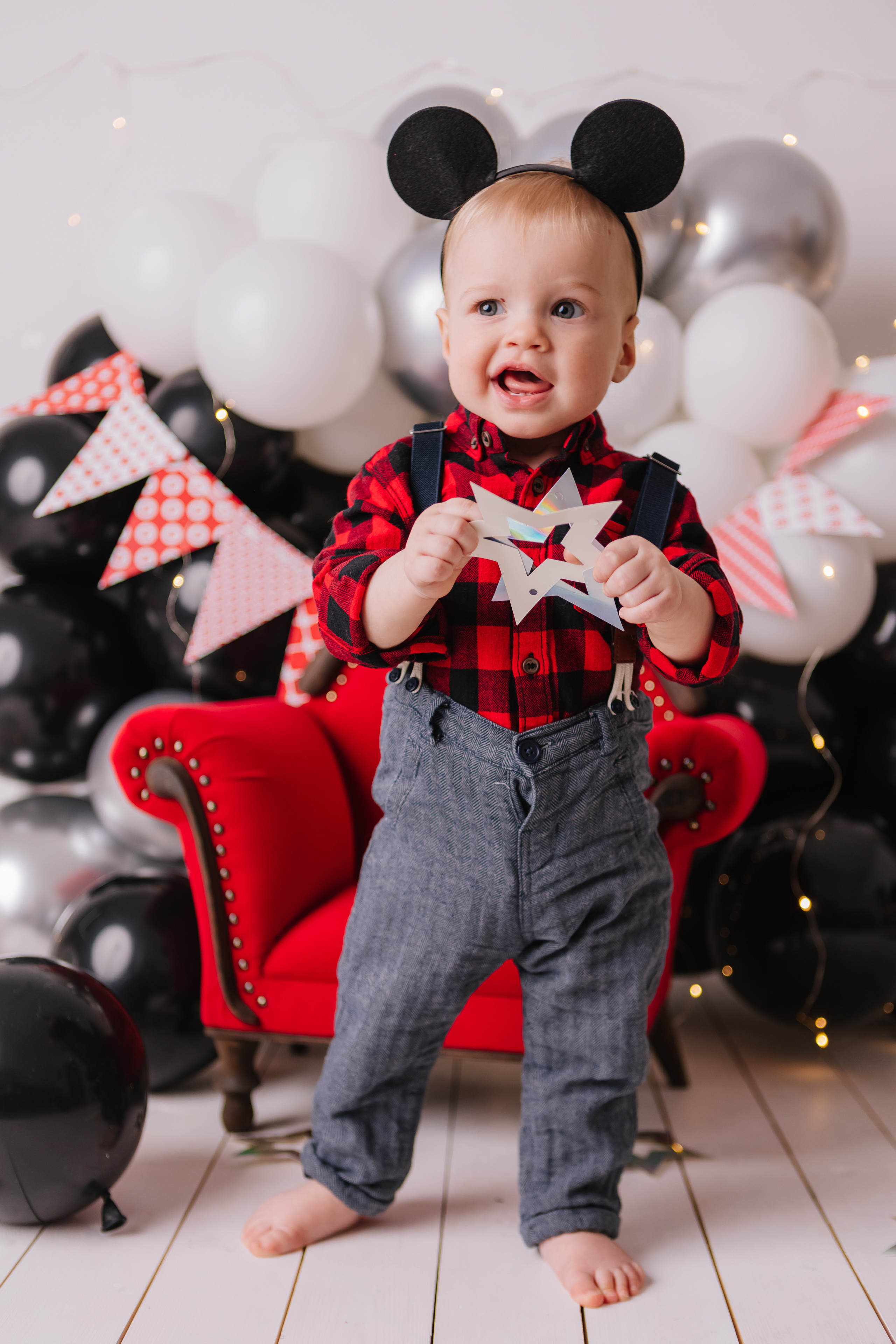 Первый тортик Микки. Семейный фотограф Обнинск