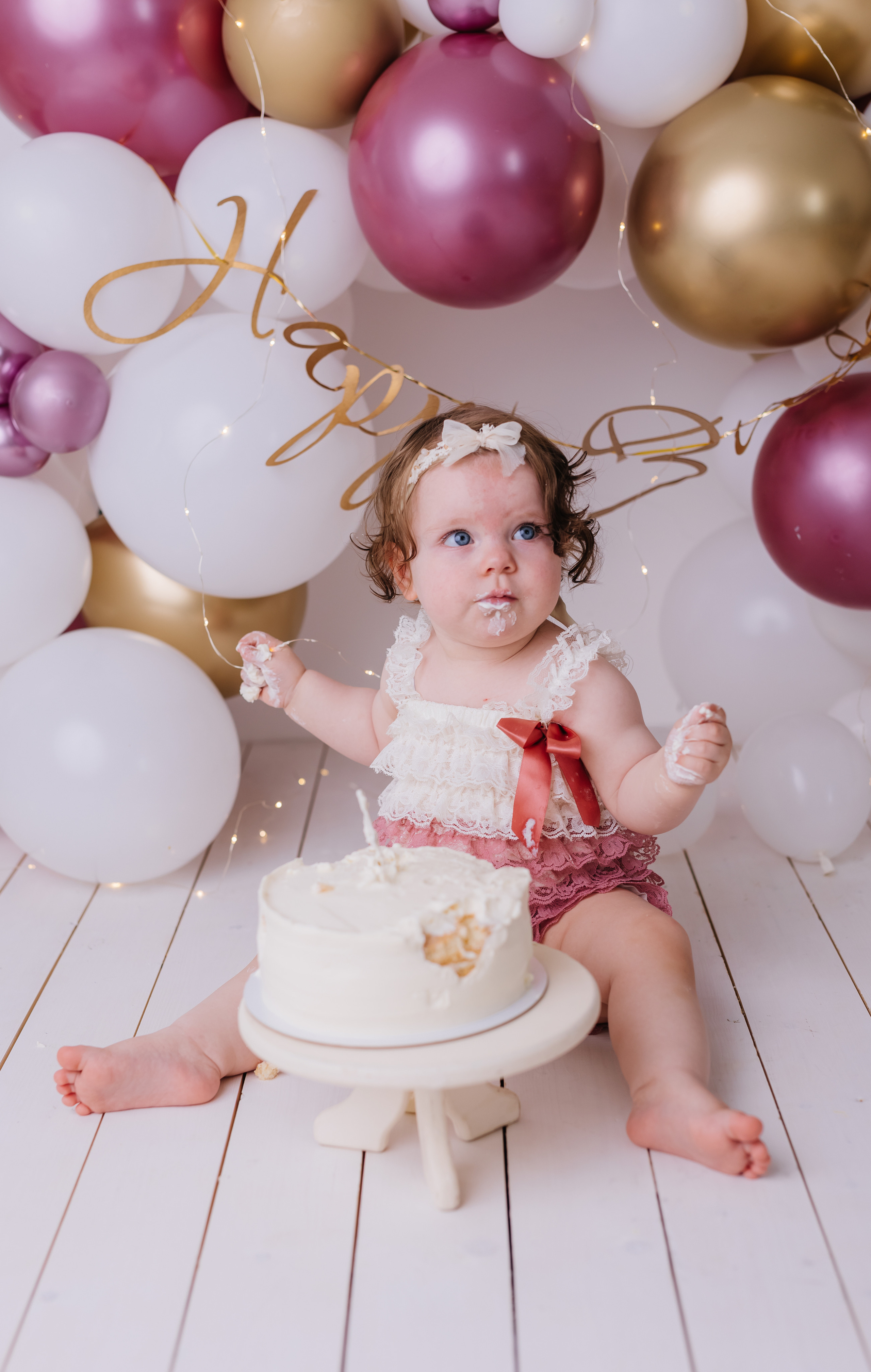 Первый тортик розовый металик. Семейный фотограф Обнинск