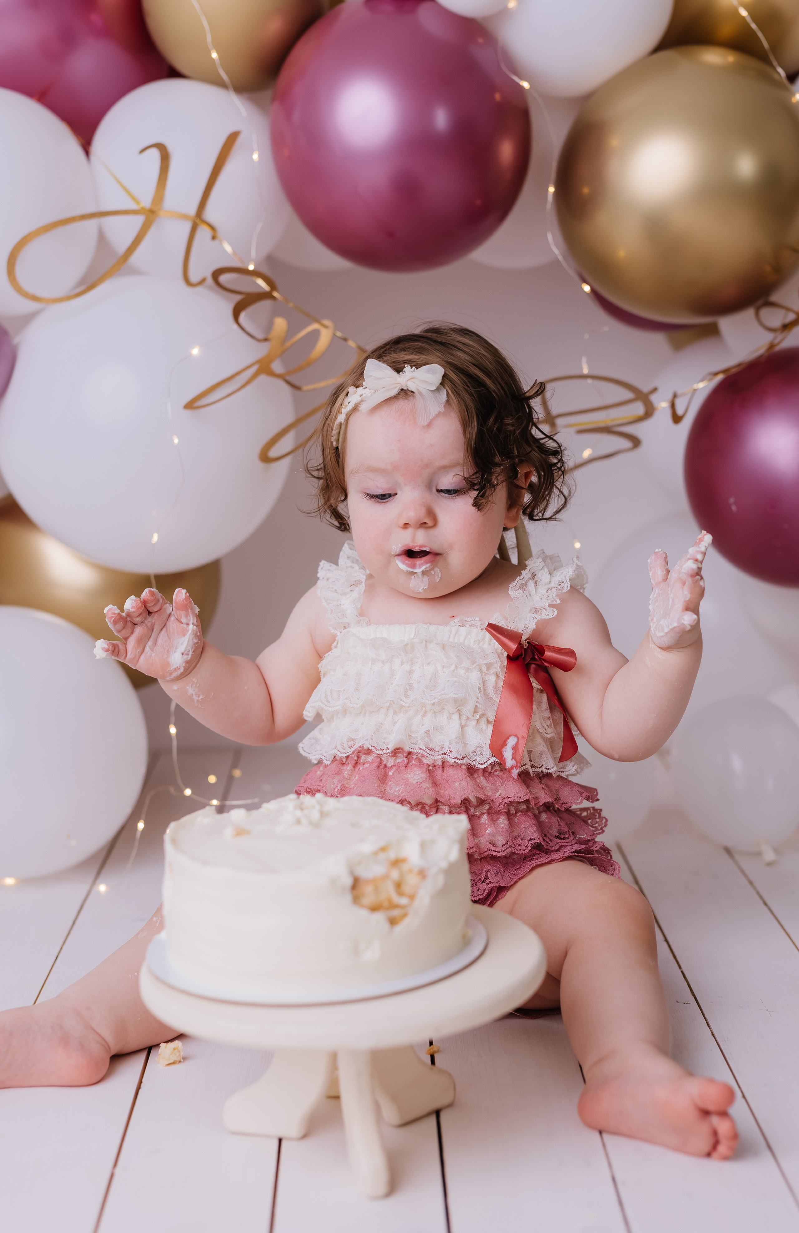 Первый тортик розовый металик. Семейный фотограф Обнинск