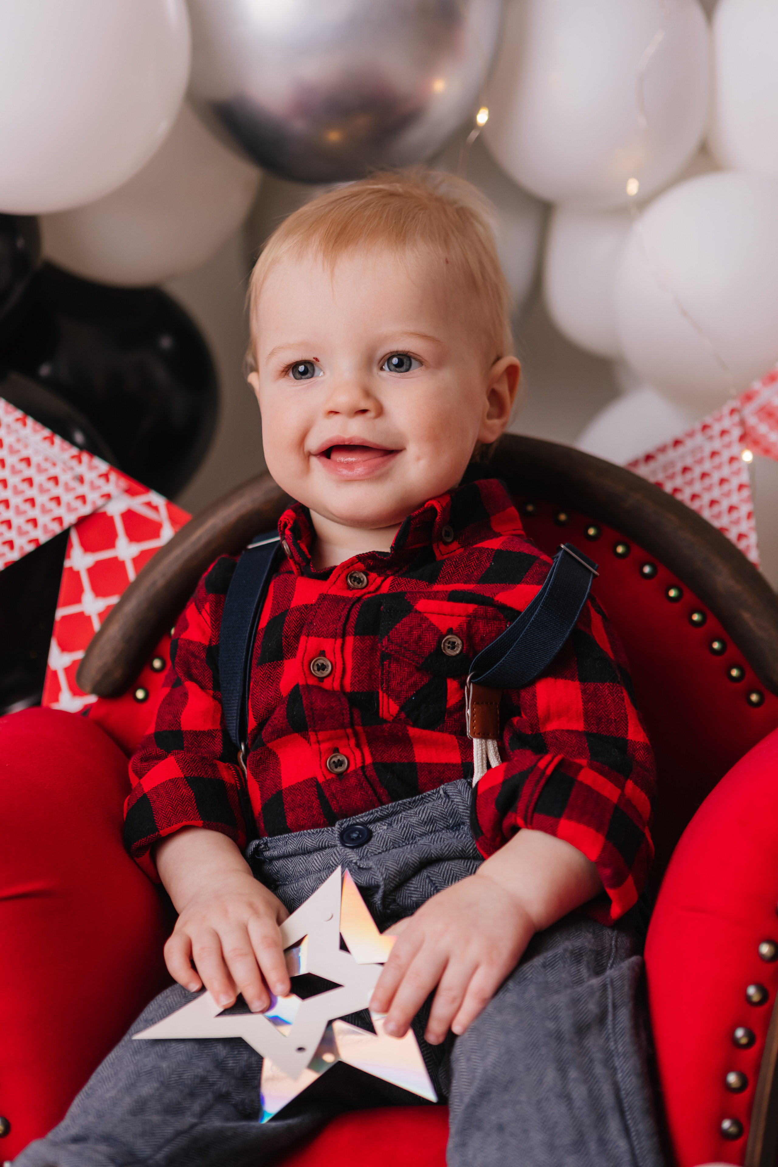 Первый тортик Микки. Семейный фотограф Обнинск