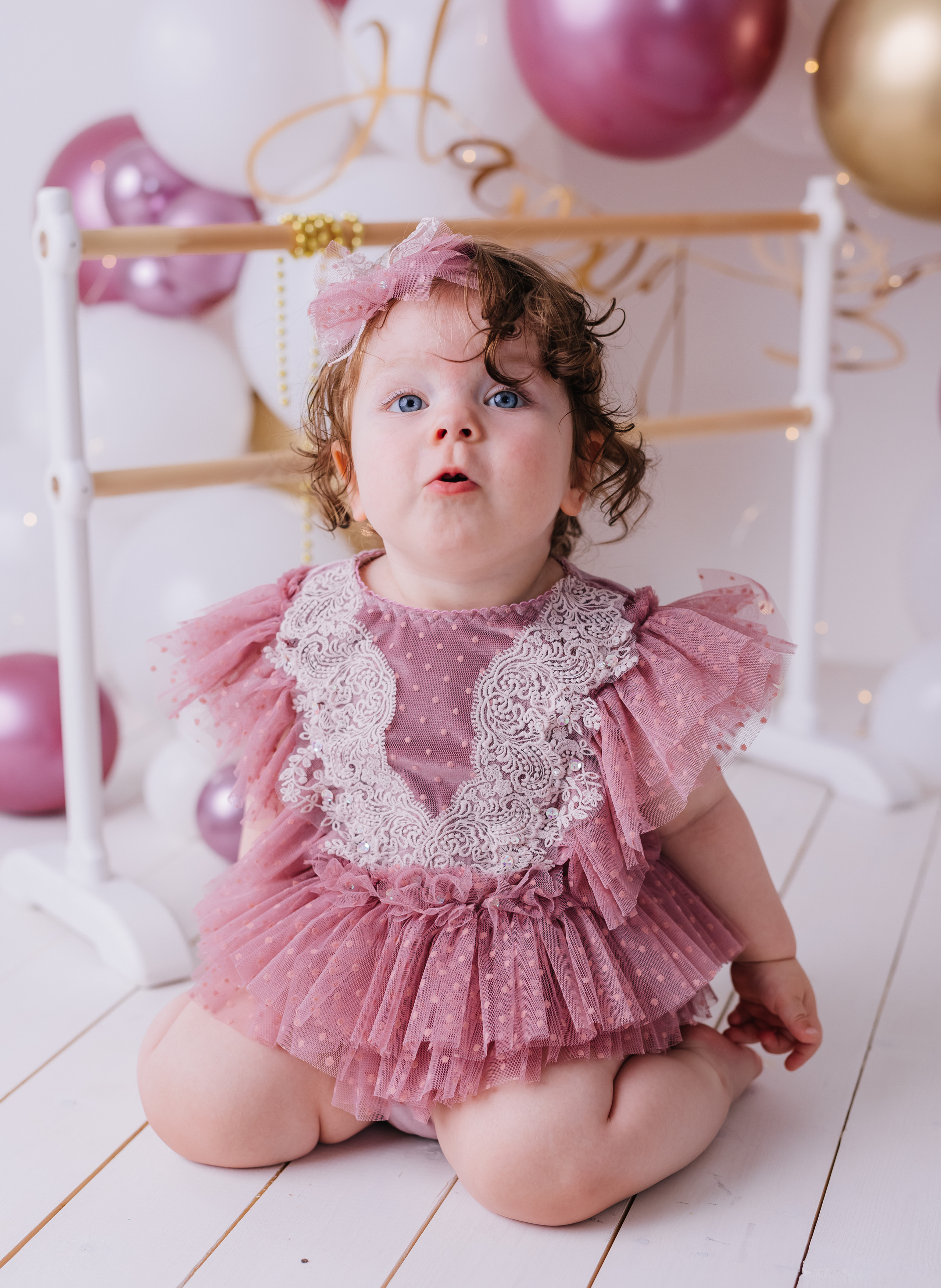 Первый тортик розовый металик. Семейный фотограф Обнинск