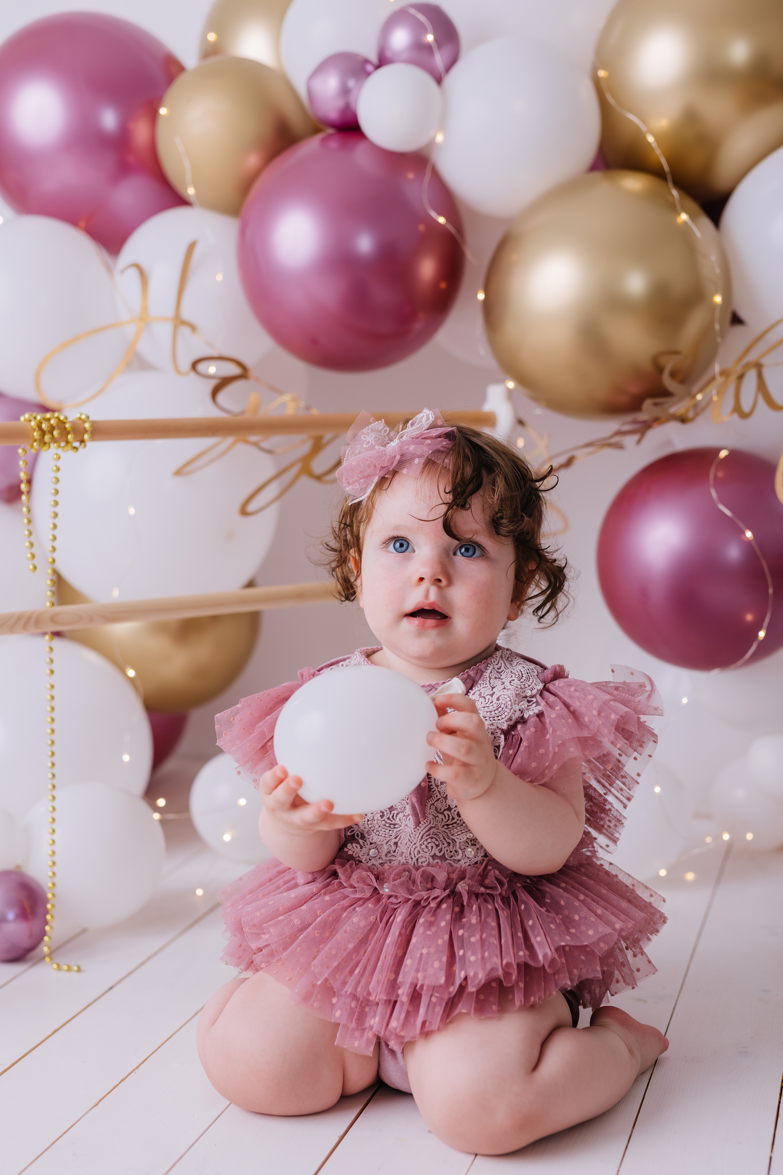 Первый тортик розовый металик. Семейный фотограф Обнинск