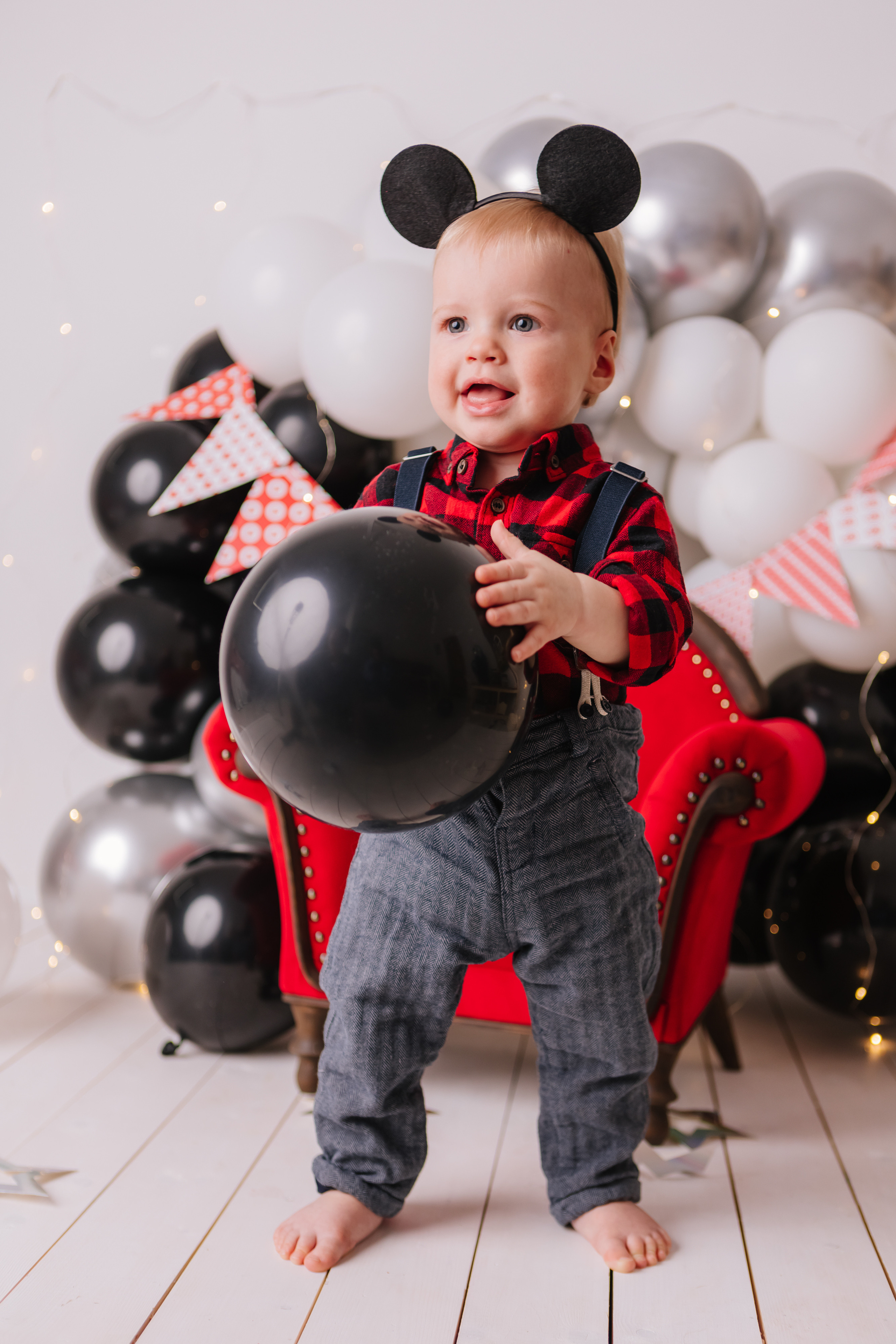 Первый тортик Микки. Семейный фотограф Обнинск