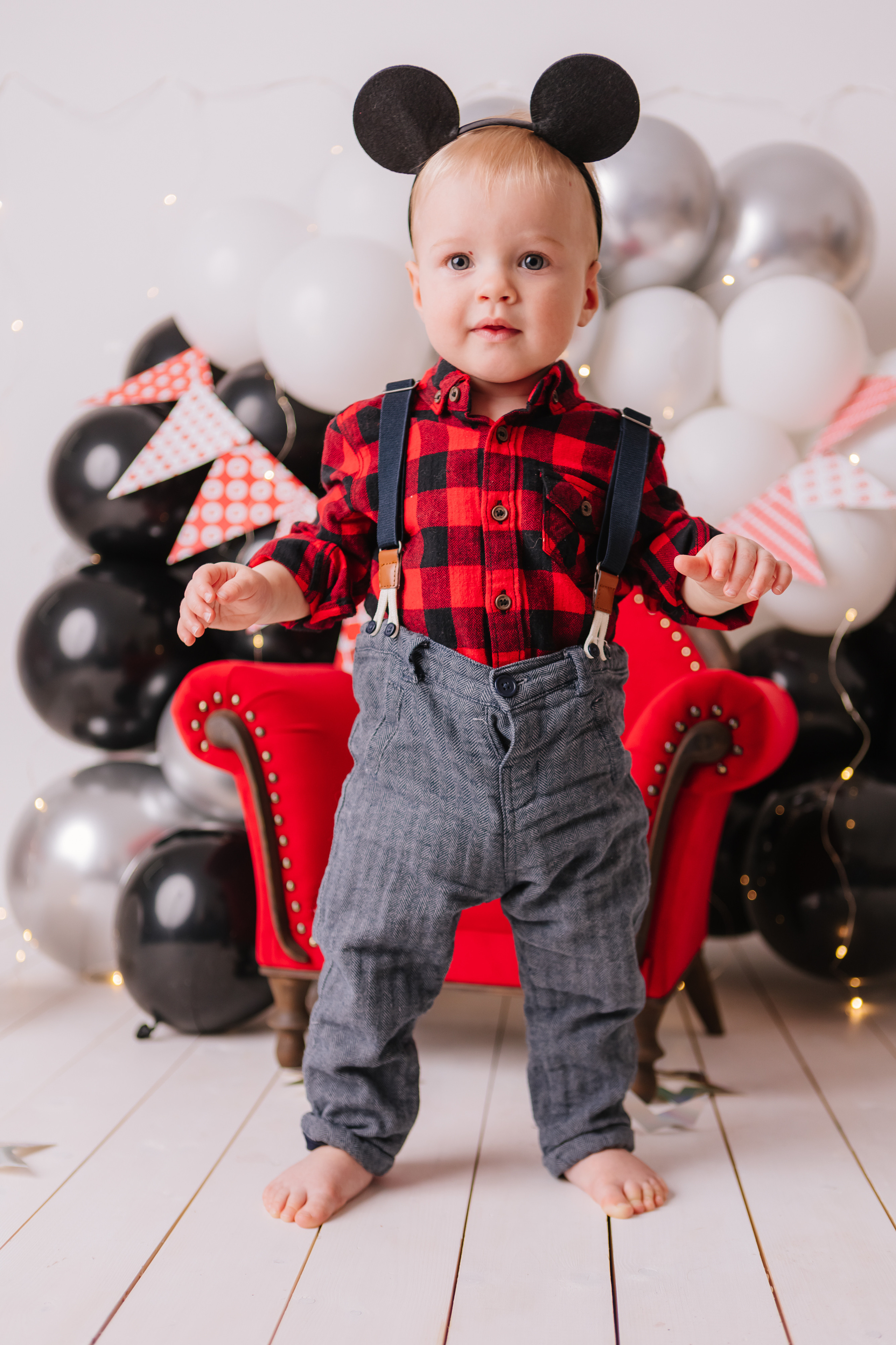 Первый тортик Микки. Семейный фотограф Обнинск