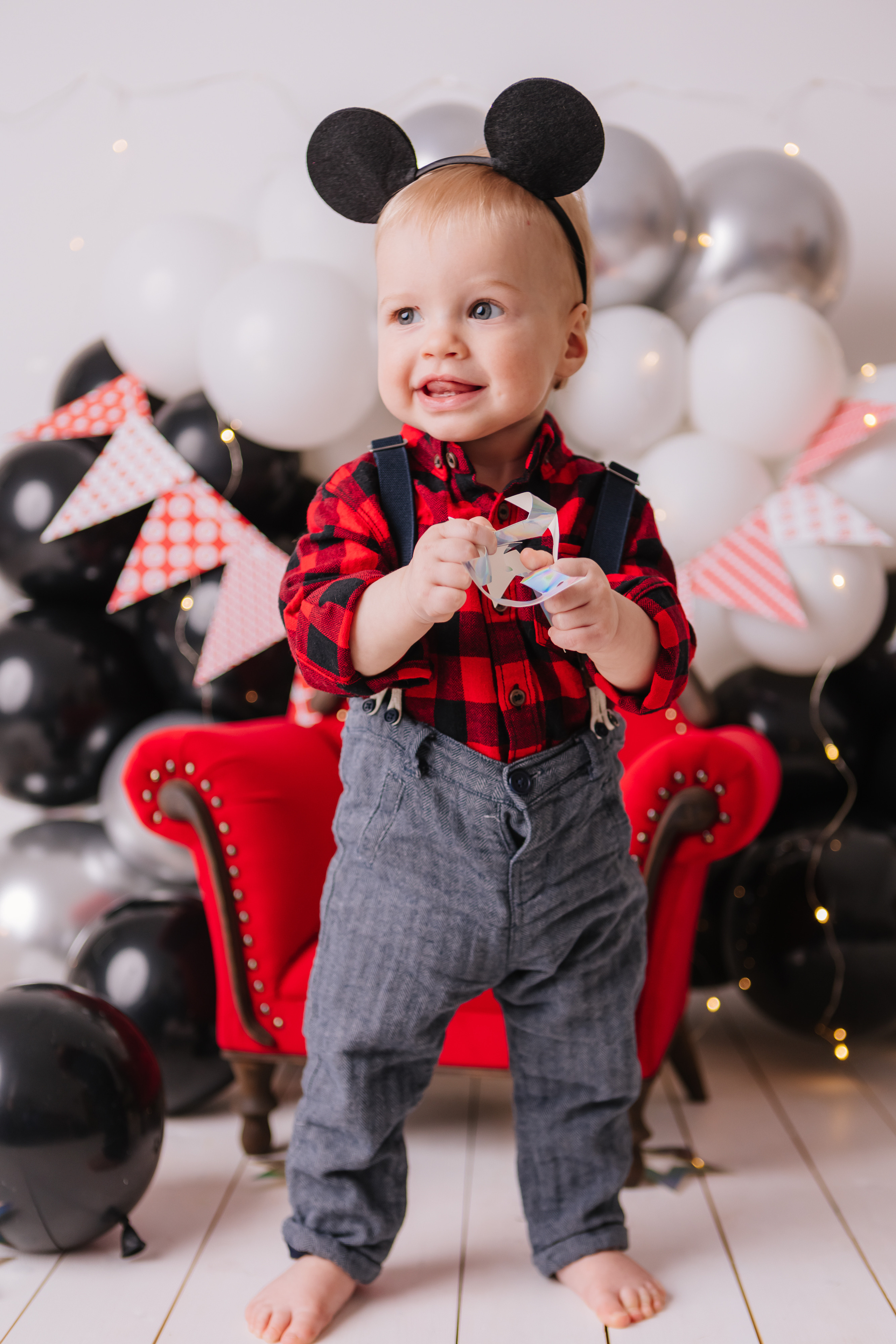 Первый тортик Микки. Семейный фотограф Обнинск