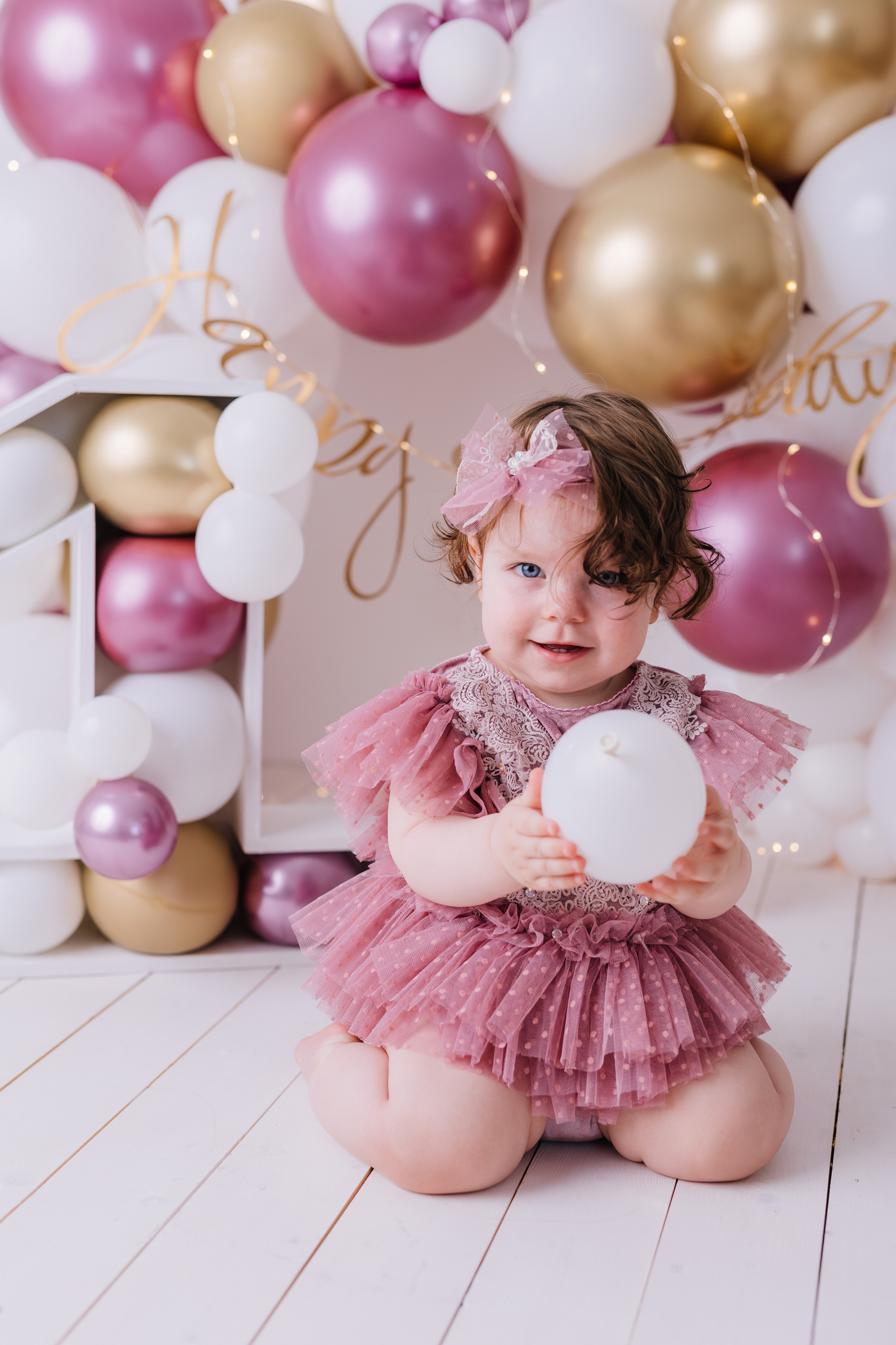 Первый тортик розовый металик. Семейный фотограф Обнинск