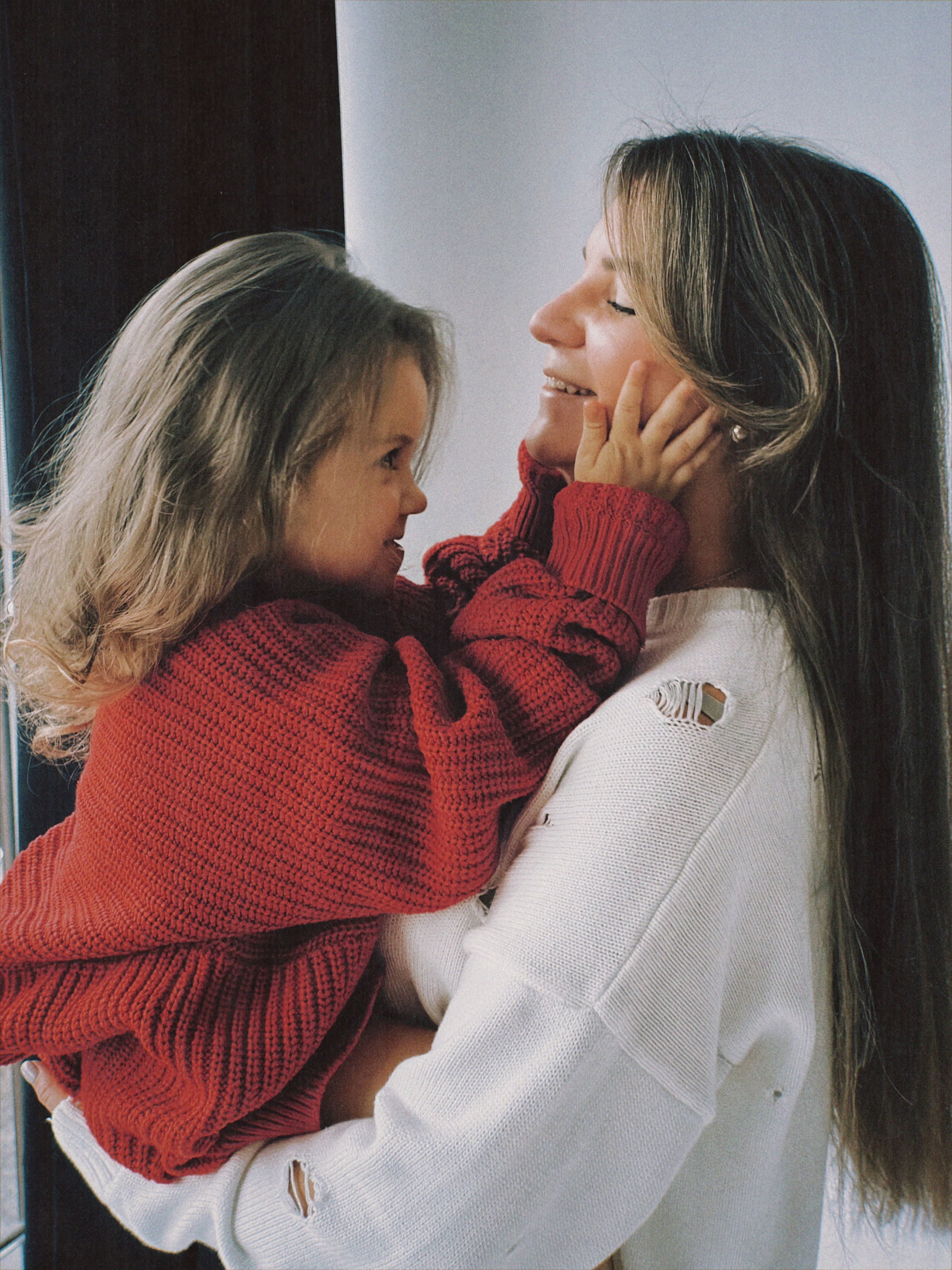 История мамы и дочки 🥹❤️. Чувственный мобильный фотограф в Казани и Сочи Дьяченко Дарья