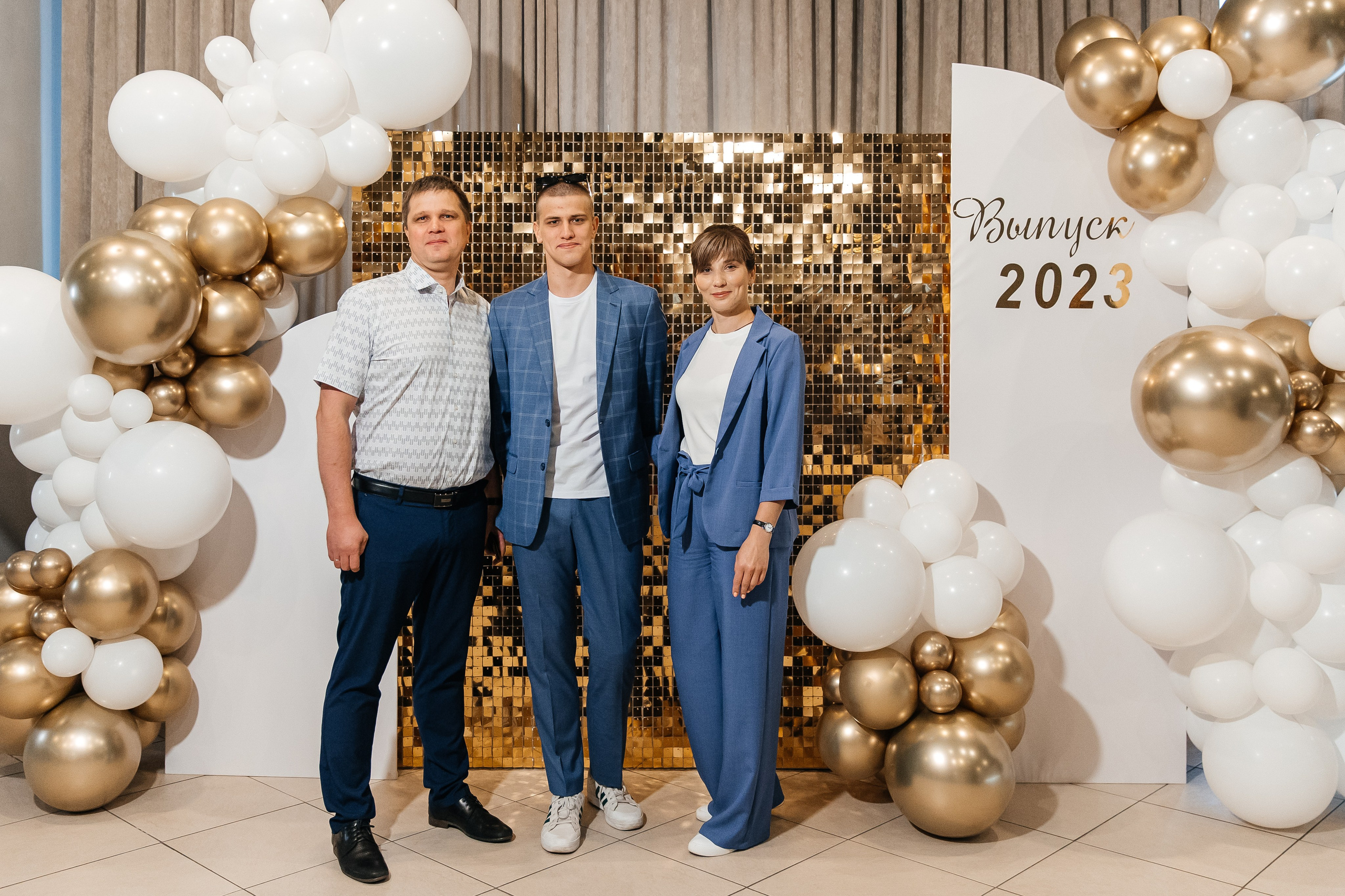 2023-06-23 Выпускной МБОУ СОШ № 10. Фотограф в Красноярске