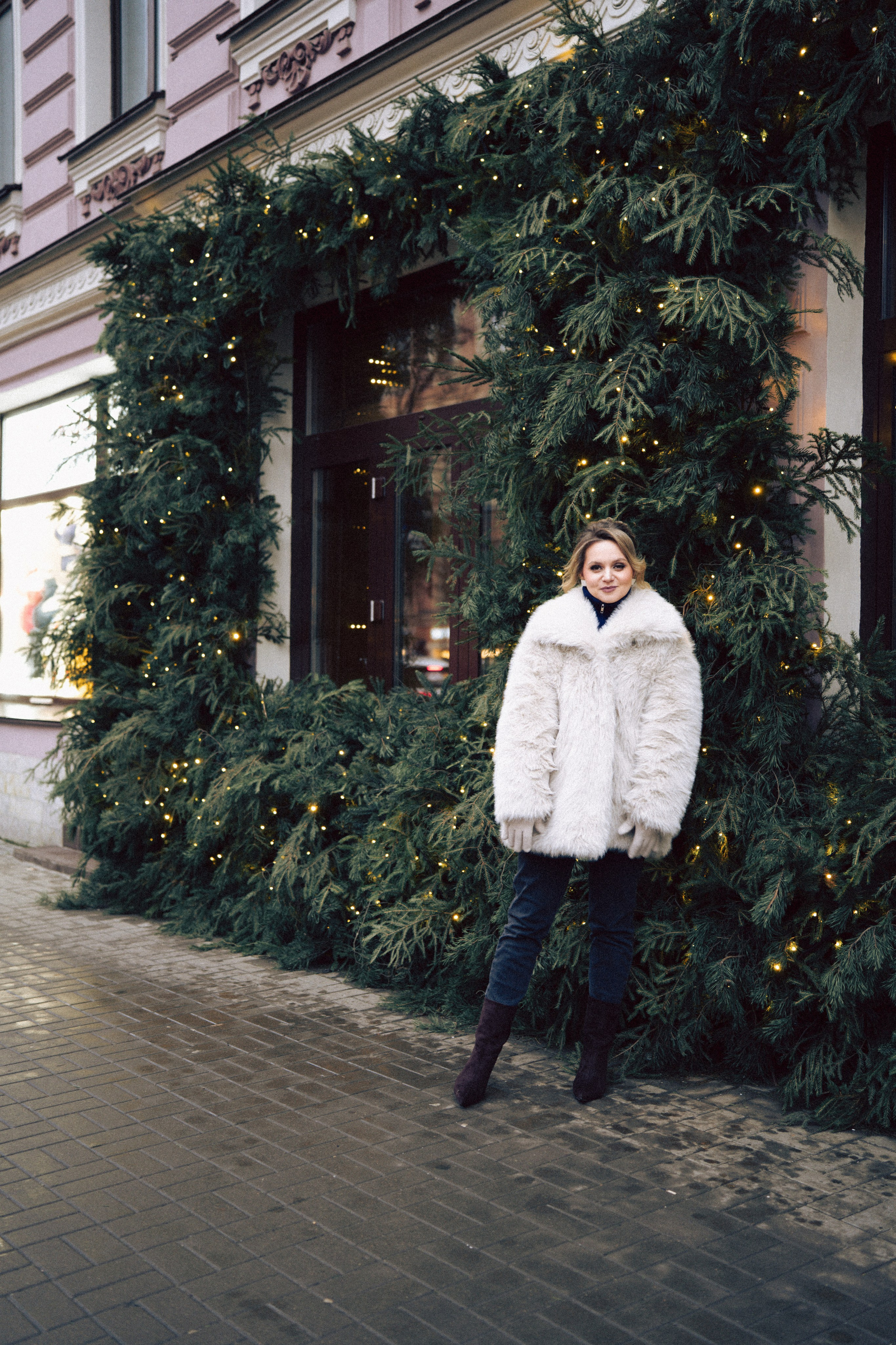 НОВОГОДНЯЯ ФОТОСЕСИИЯ В СТУДИИ ДЛЯ ДЕВУШКИ И ПРОГУЛКА ПО ЧЕРНЫШЕВСКОЙ. Профессиональный фотограф, Санкт-Петербург — Виктория Богомолова