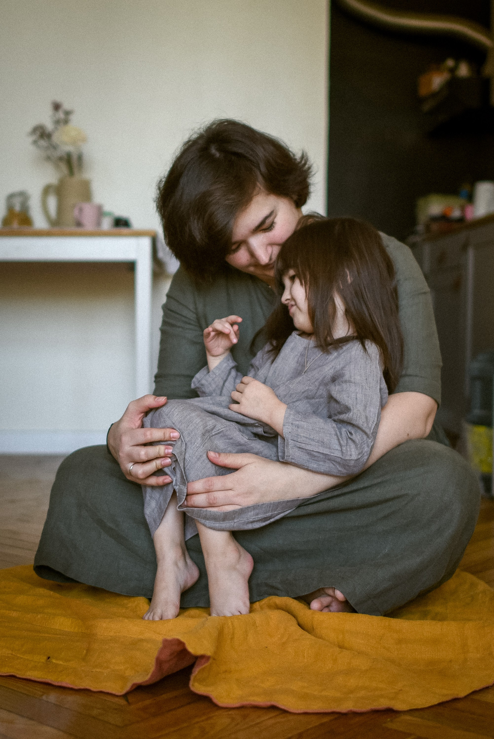 A Mom’s Day: The Everyday Hustle. Documentary family photography in Barcelona and beyond