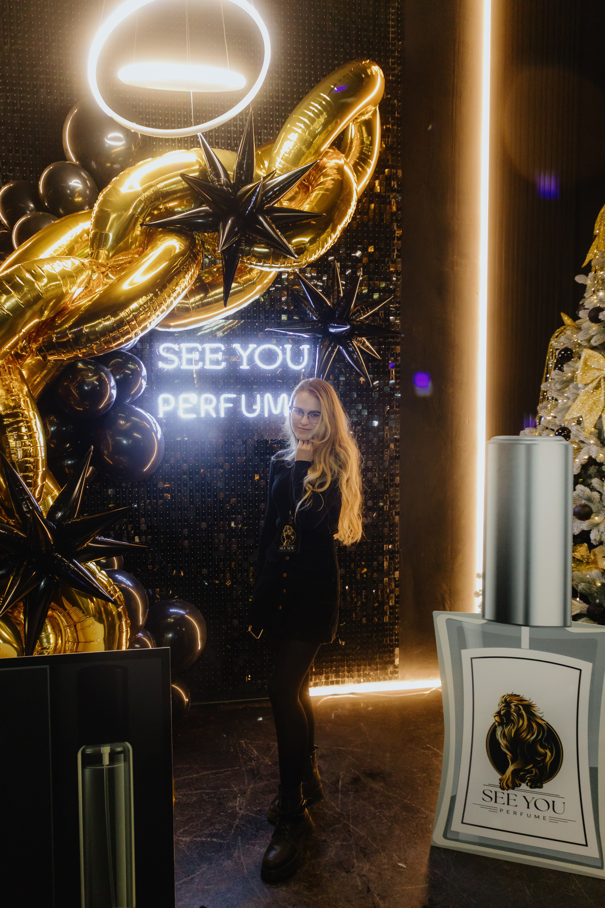 See `You Perfume. Фотограф в Москве и Санкт-Петербурге Дарина