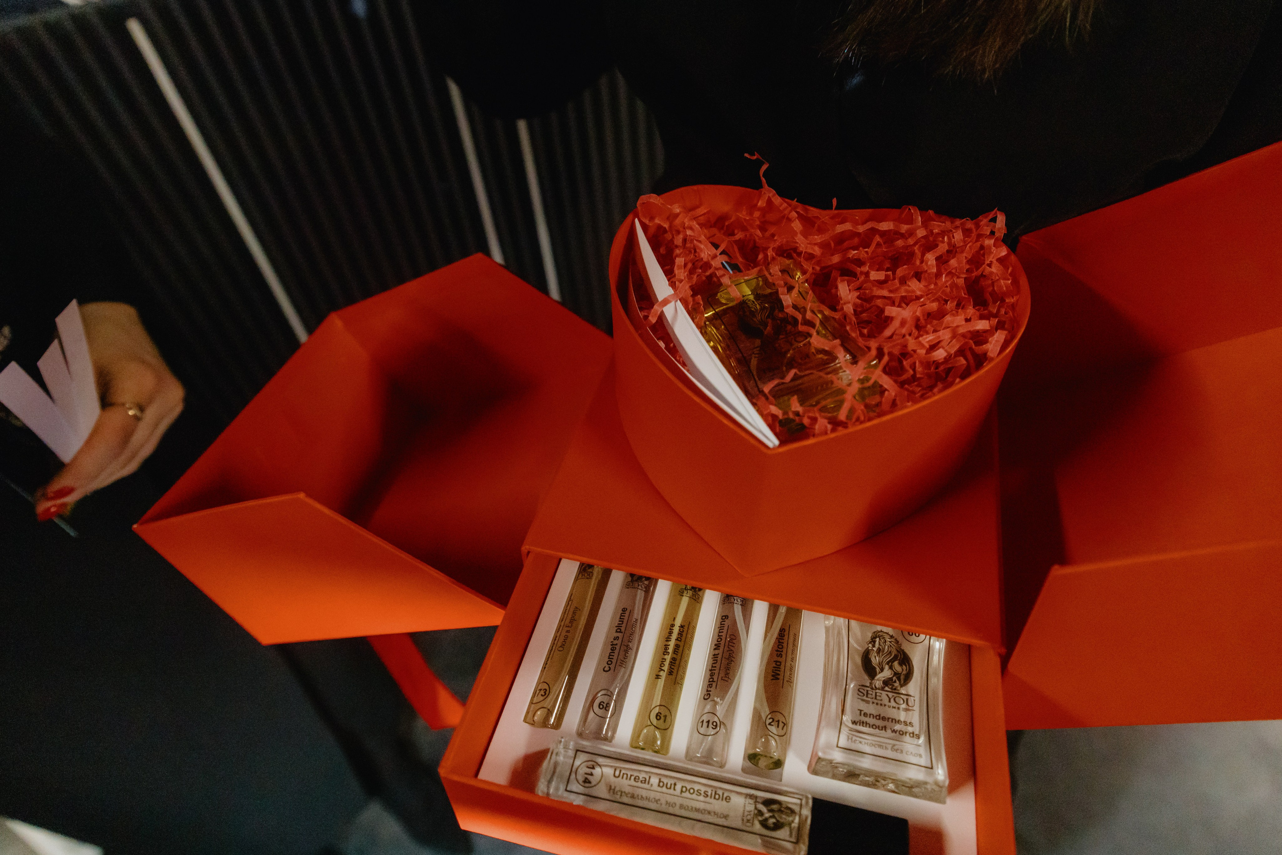 See `You Perfume. Фотограф в Москве и Санкт-Петербурге Дарина