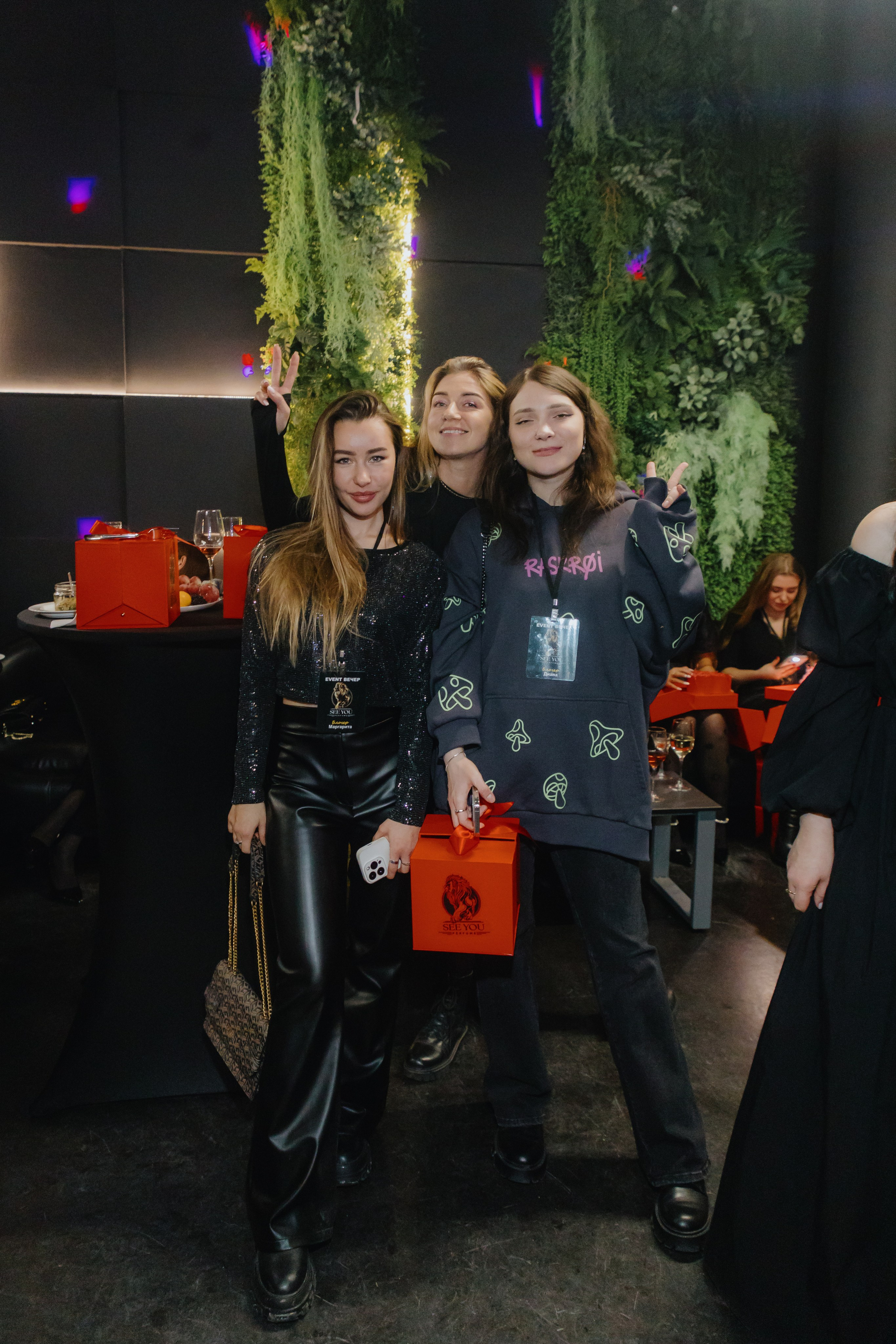 See `You Perfume. Фотограф в Москве и Санкт-Петербурге Дарина